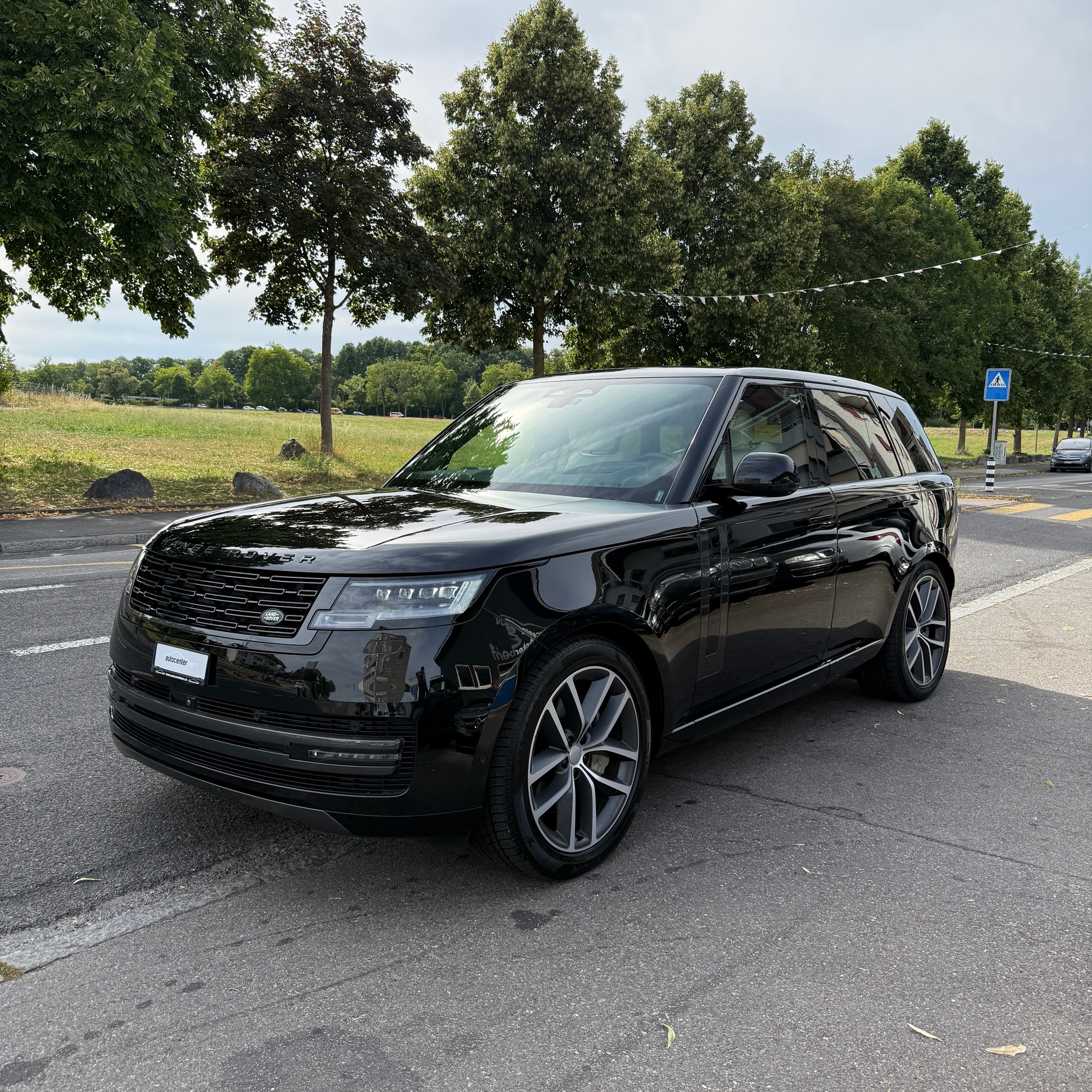 LAND ROVER Range Rover P550e Si6 PHEV SV Automatic-image-2