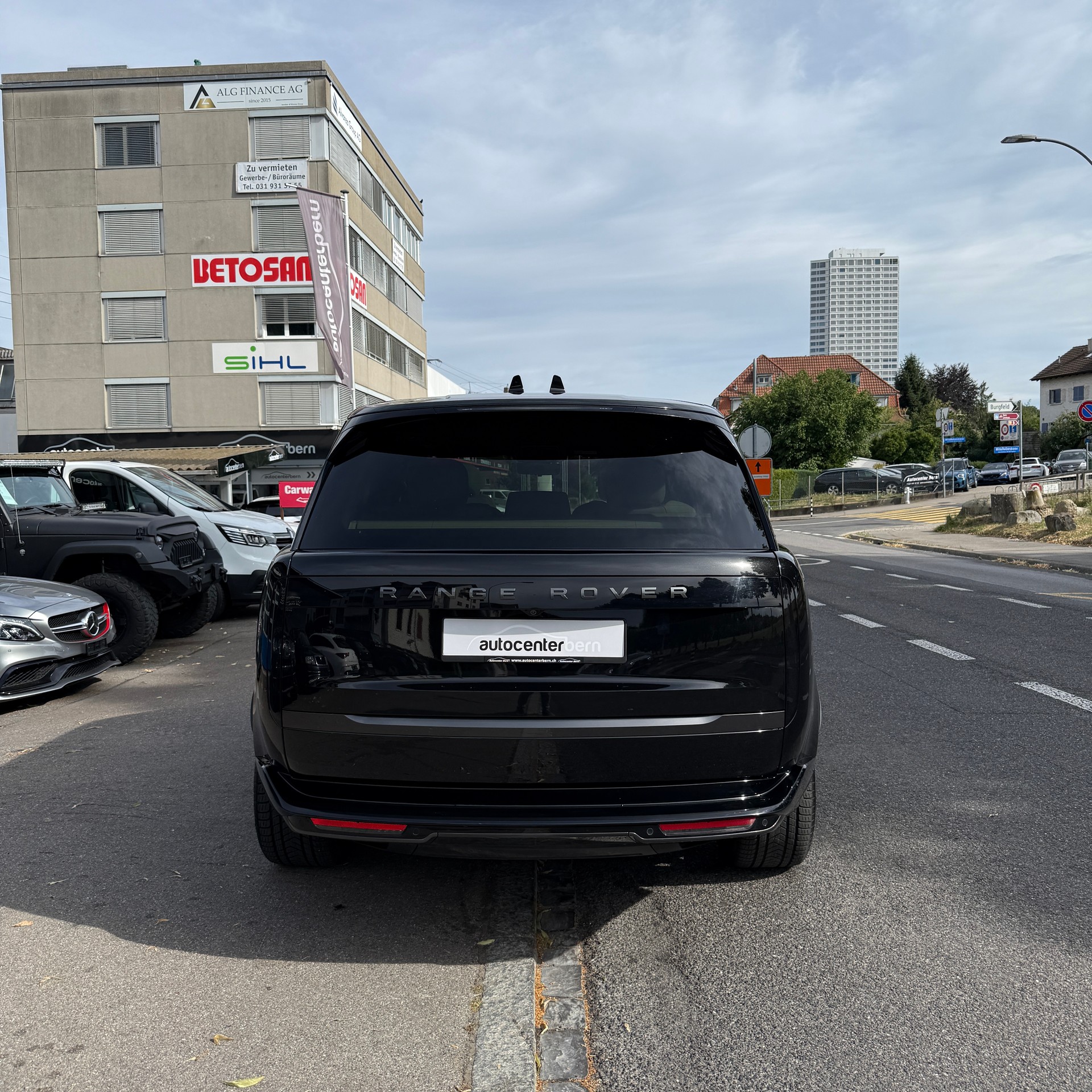 LAND ROVER Range Rover P550e Si6 PHEV SV Automatic-image-5