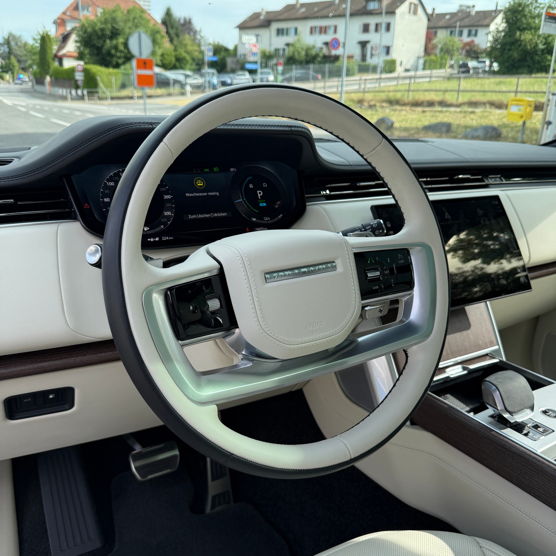 LAND ROVER Range Rover P550e Si6 PHEV SV Automatic-image-9