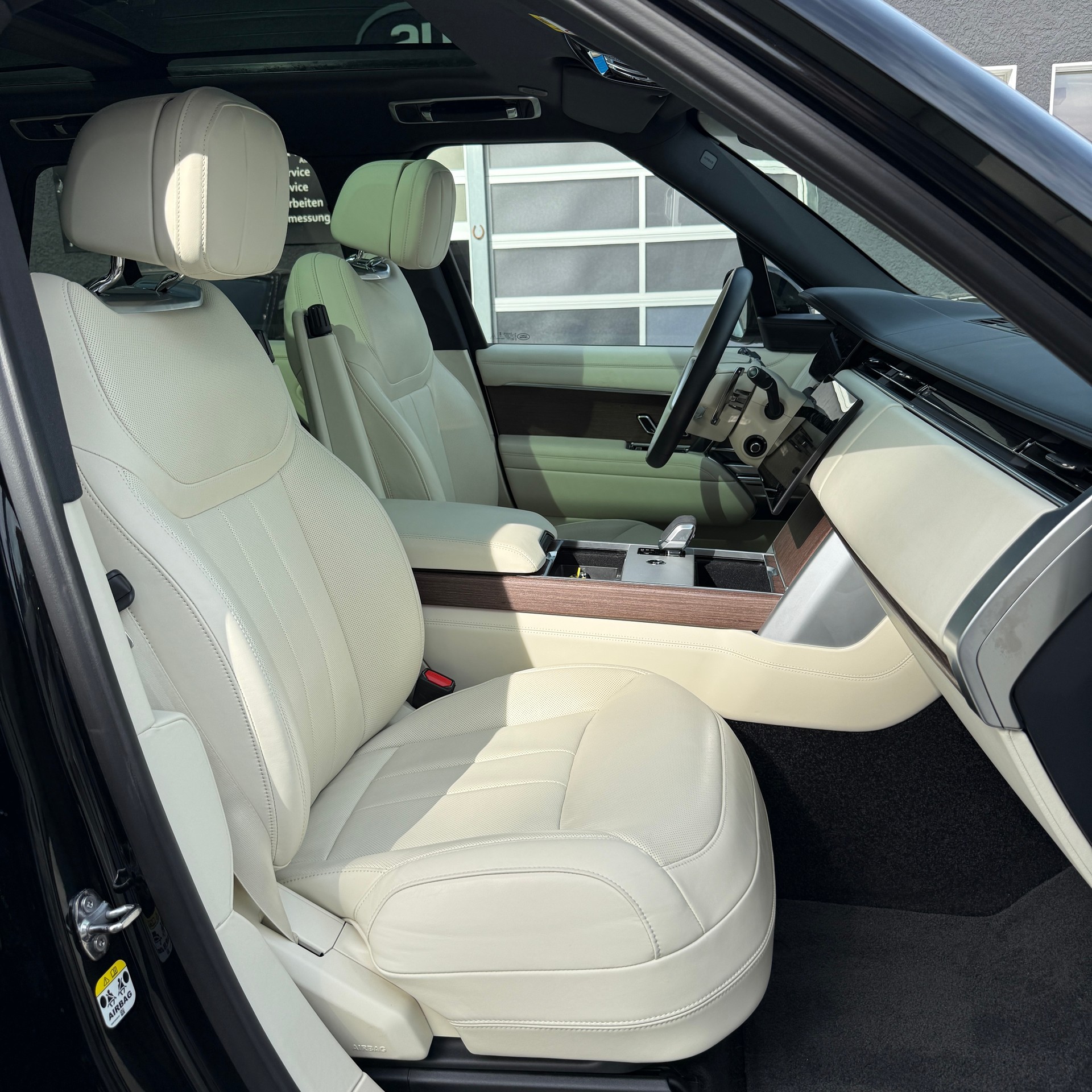 LAND ROVER Range Rover P550e Si6 PHEV SV Automatic-image-12