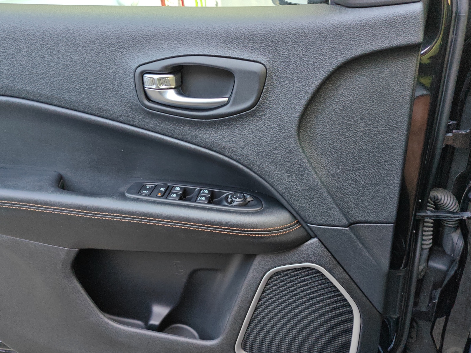 JEEP Compass 4x2 1.3 Turbo Limited DKG [Expertise du jour + Garantie 12 mois + Service & Immat. Offerts]-image-18