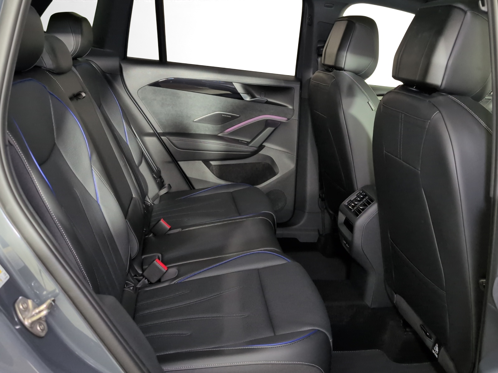 VW Tiguan 2.0 TSI DSG R-Line Plus 4Motion-image-8