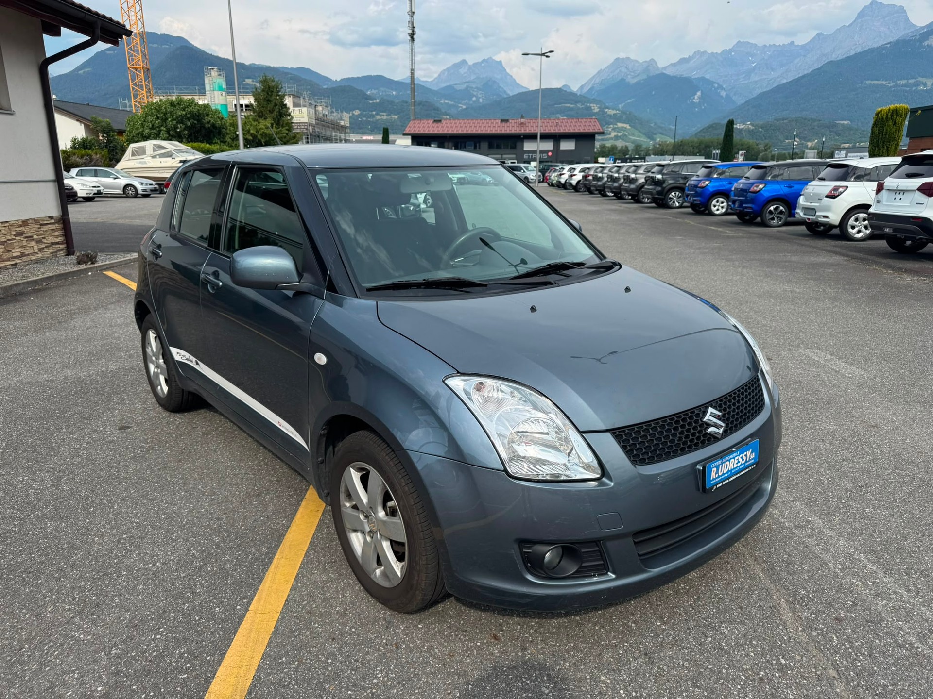 SUZUKI Swift 1.3i 16V GL Top Piz Sulai LE 4x4-image-6