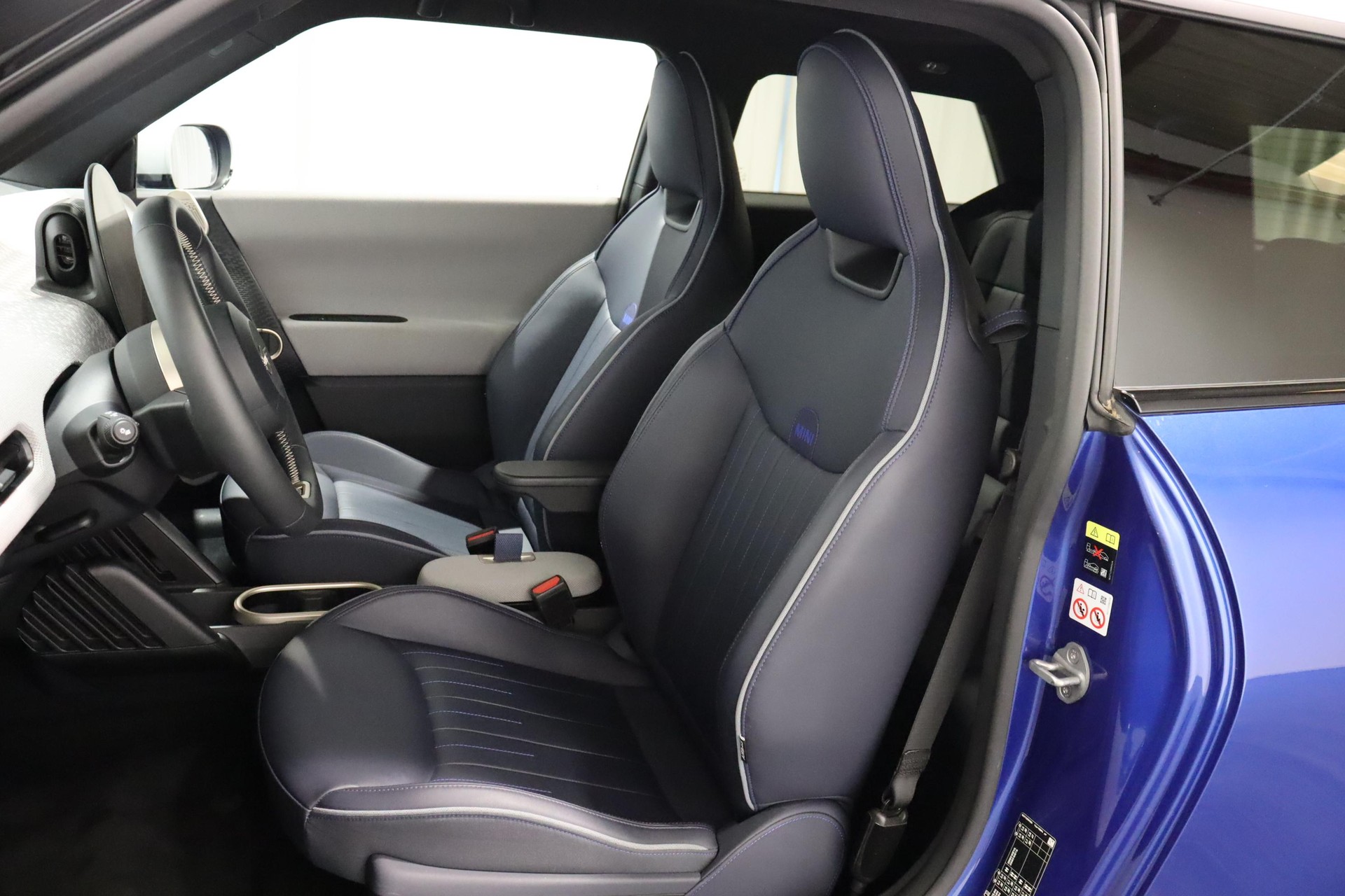 MINI J01 Cooper SE-image-8
