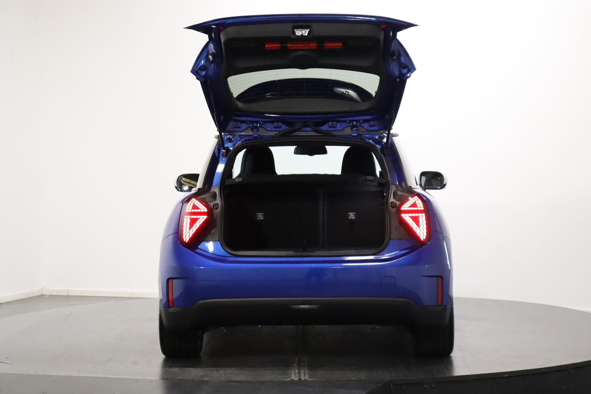 MINI J01 Cooper SE-image-5