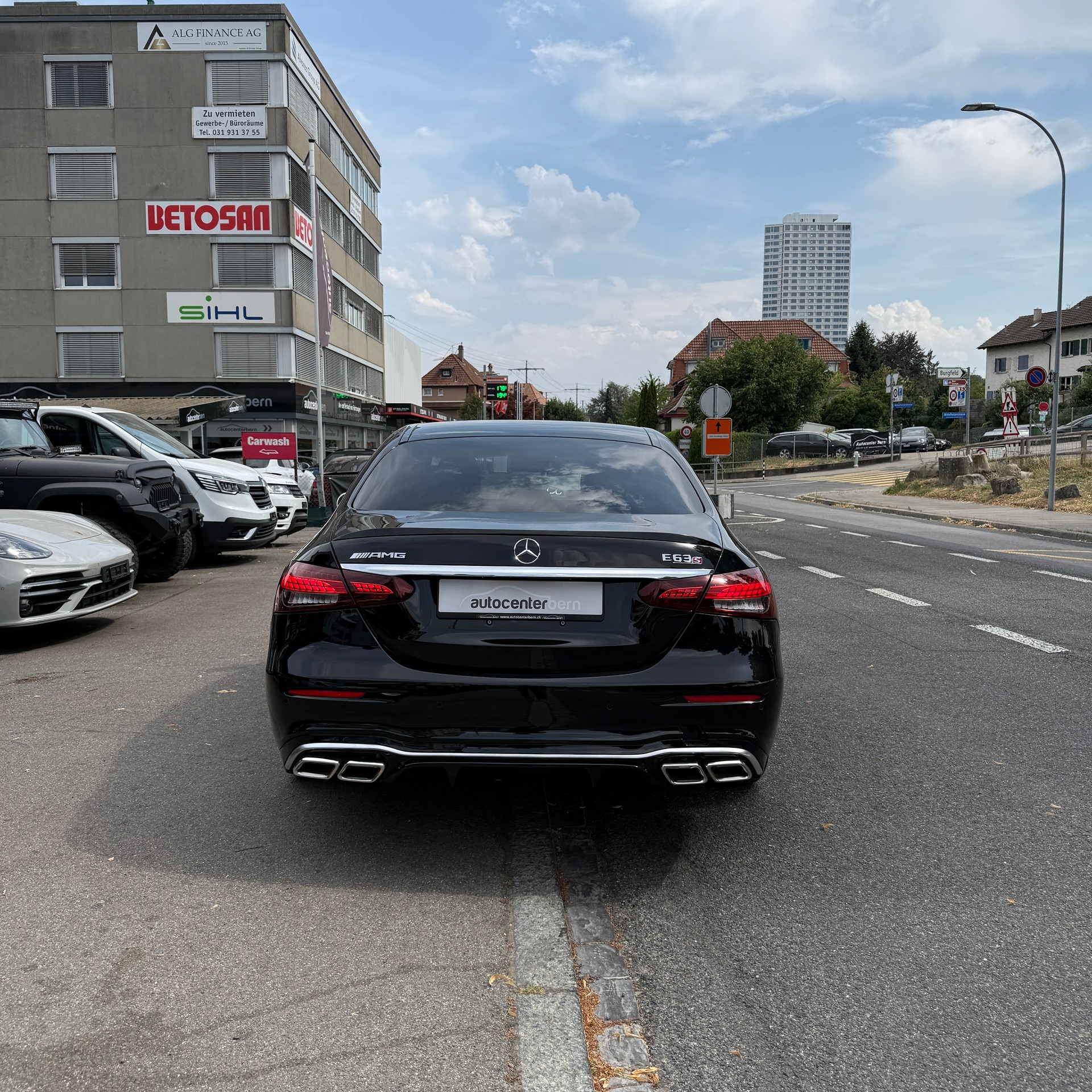 MERCEDES-BENZ E 200 AMG 63s Optik 9G-Tronic-image-5