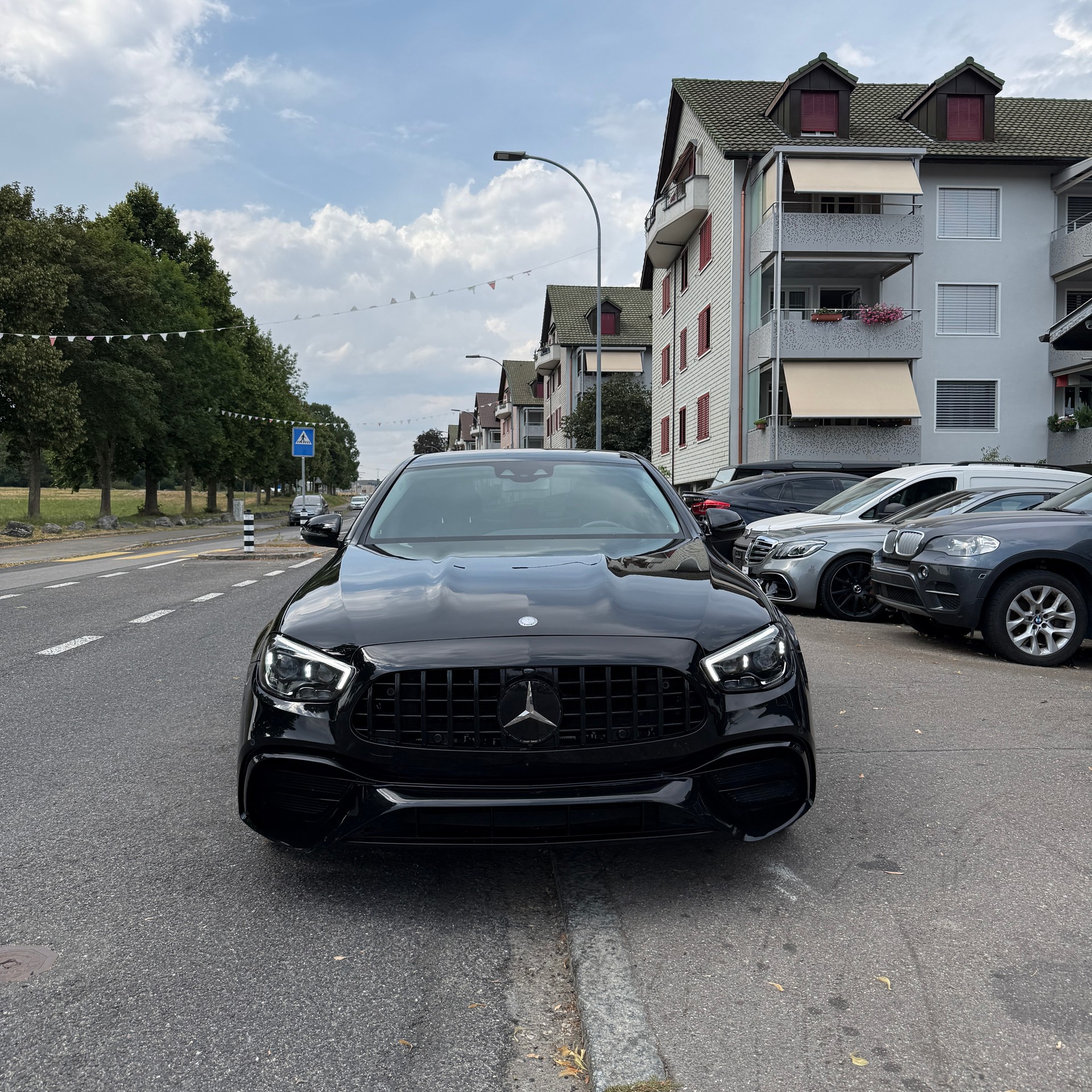 MERCEDES-BENZ E 200 AMG 63s Optik 9G-Tronic-image-1
