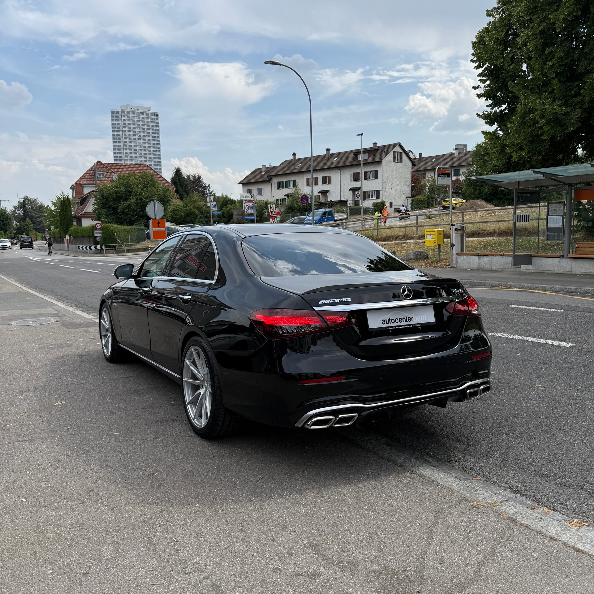 MERCEDES-BENZ E 200 AMG 63s Optik 9G-Tronic-image-4