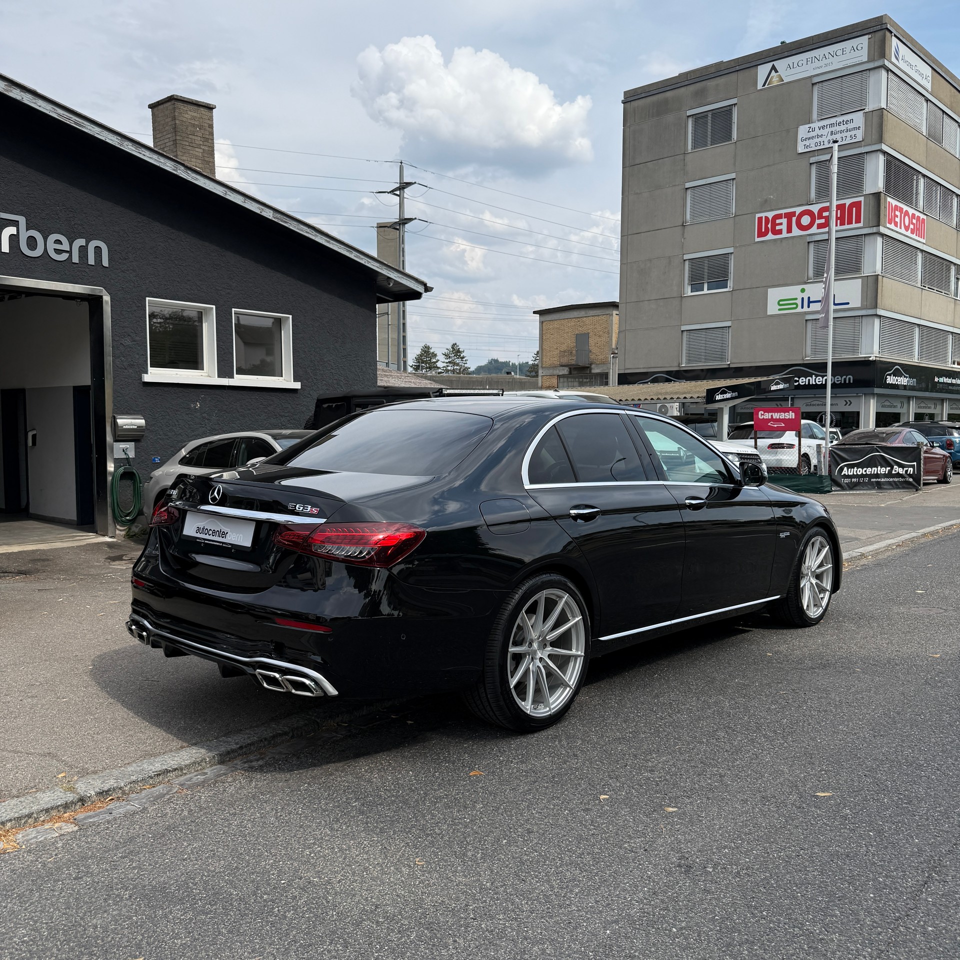 MERCEDES-BENZ E 200 AMG 63s Optik 9G-Tronic-image-6