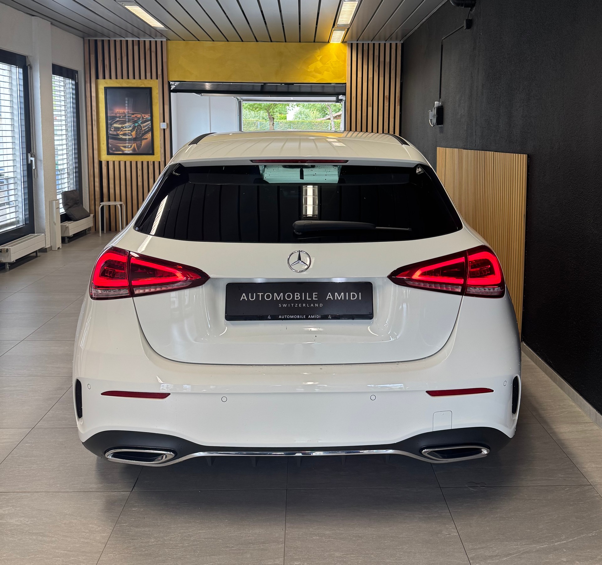 MERCEDES-BENZ A 200 AMG Line 7G-DCT-image-3