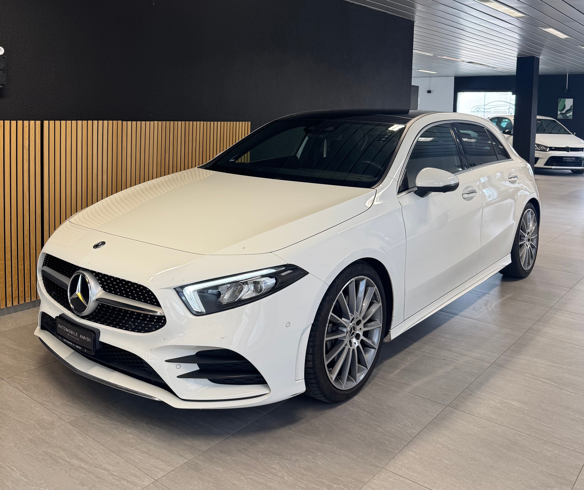 MERCEDES-BENZ A 200 AMG Line 7G-DCT-image-0