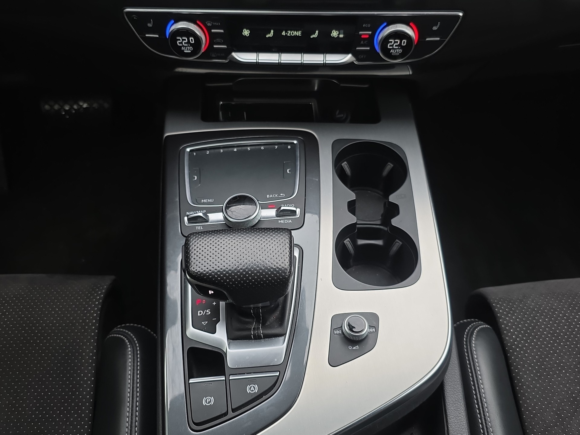 AUDI Q7 3.0 TDI quattro tiptronic-image-13