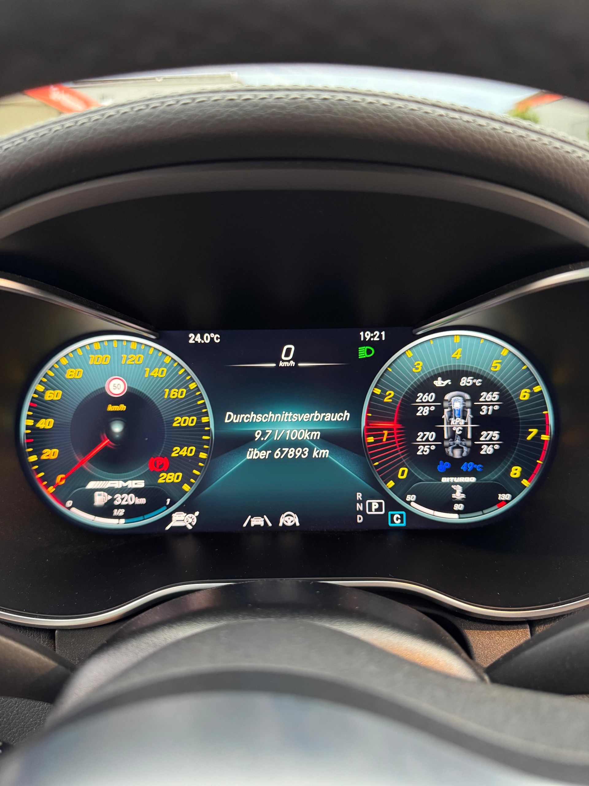 MERCEDES-BENZ C 43 AMG 4matic-image-5