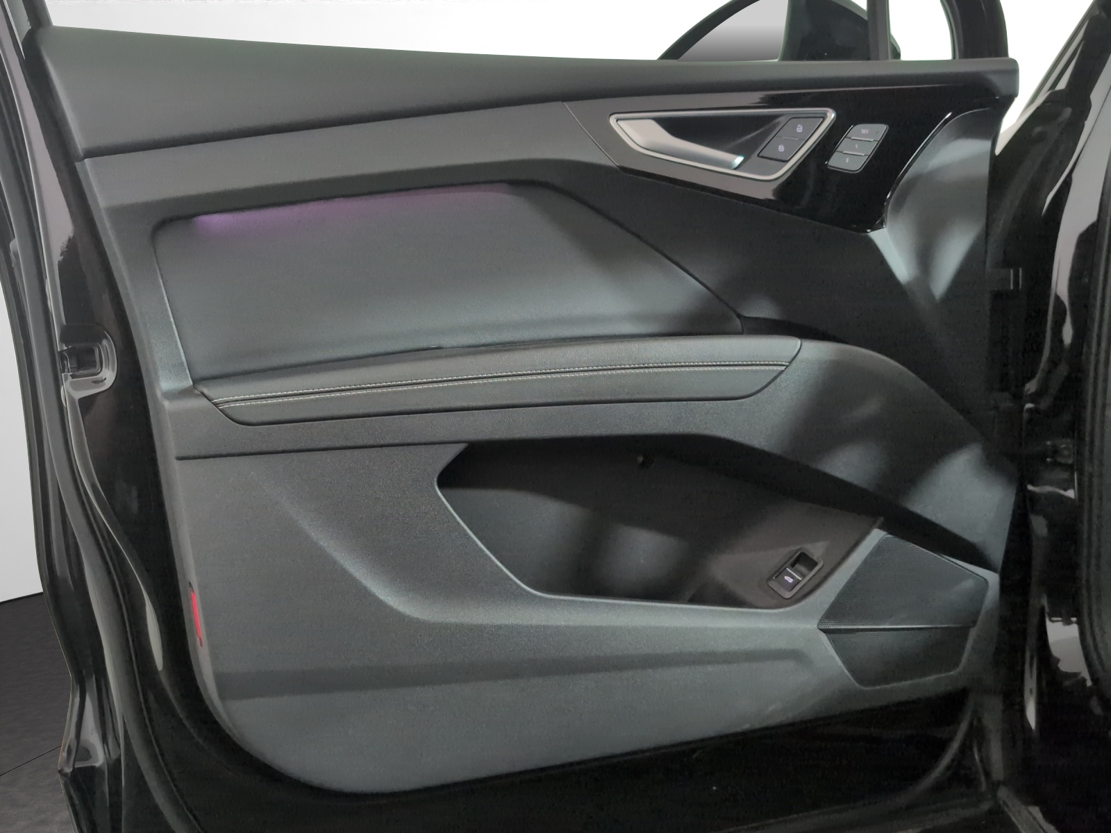 AUDI Q4 e-tron 50 quattro-image-14