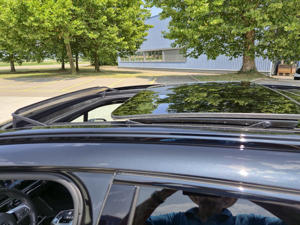 BMW 223i xDrive paddles-image-2