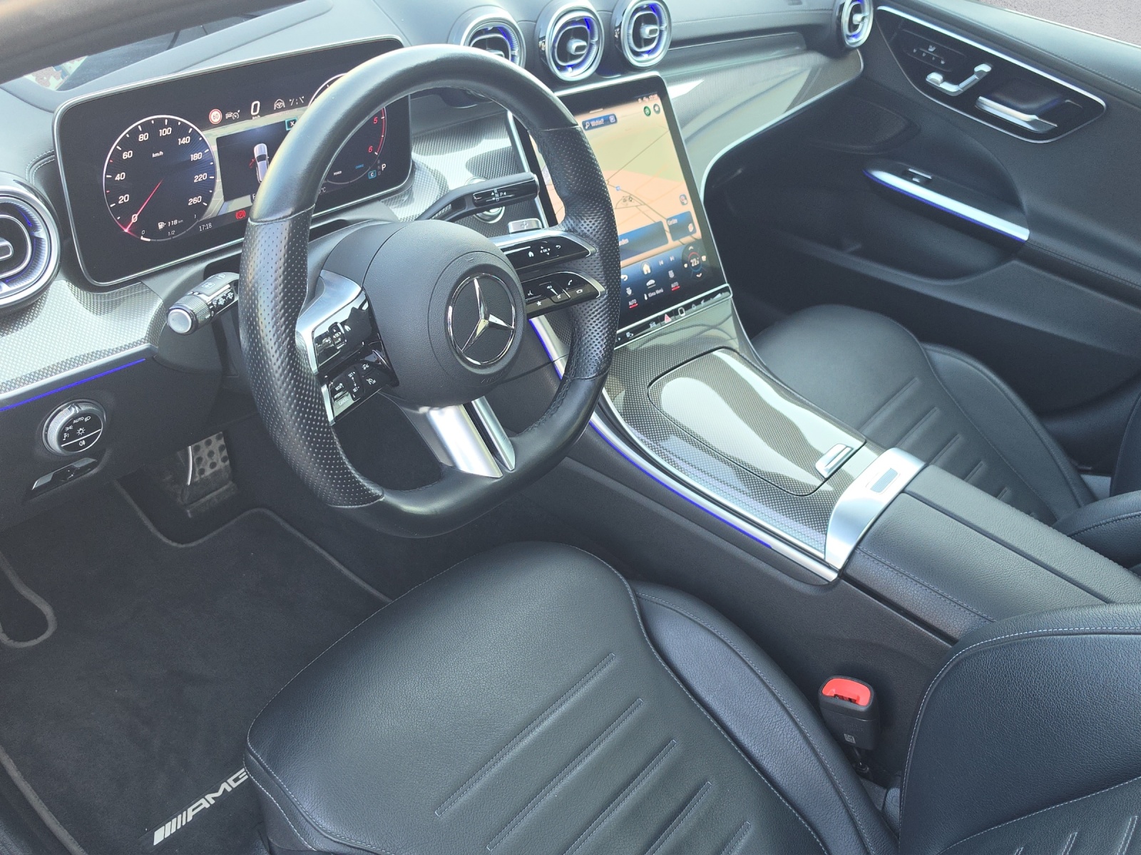MERCEDES-BENZ C 220 d T 4Matic AMG Line Swiss Star-image-10
