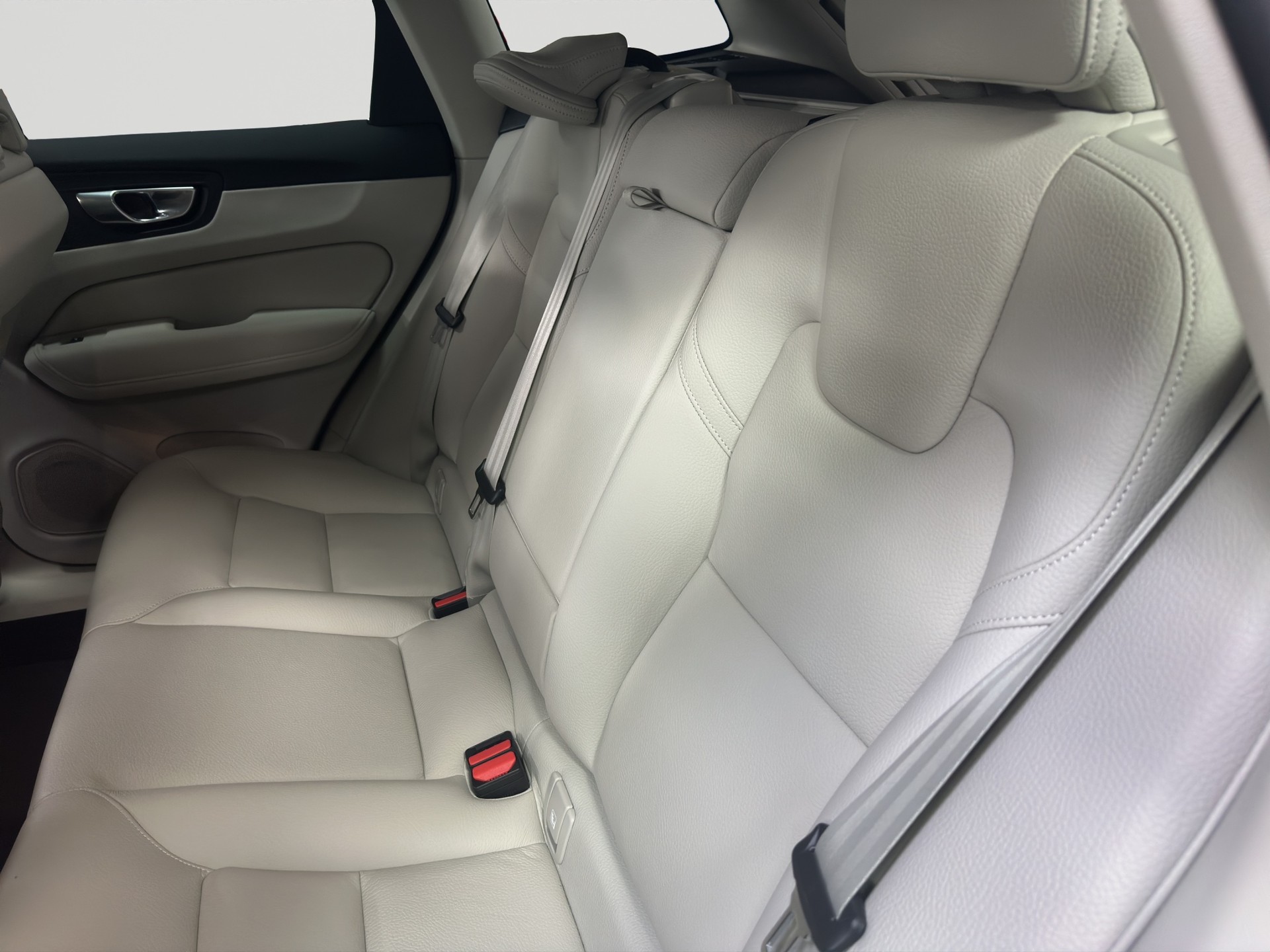 VOLVO XC60 B5 Benzin Mild Hybrid AWD Core Geartronic-image-8