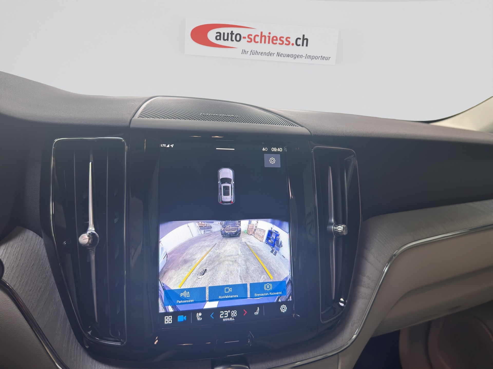 VOLVO XC60 B5 Benzin Mild Hybrid AWD Core Geartronic-image-14