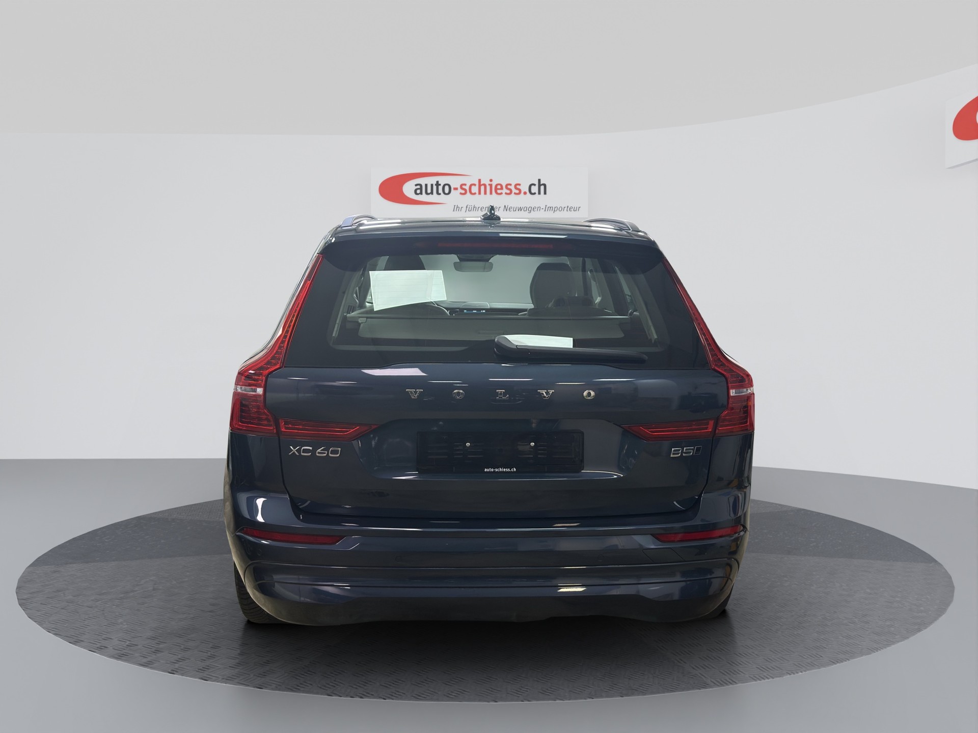 VOLVO XC60 B5 Benzin Mild Hybrid AWD Core Geartronic-showroom-element-3