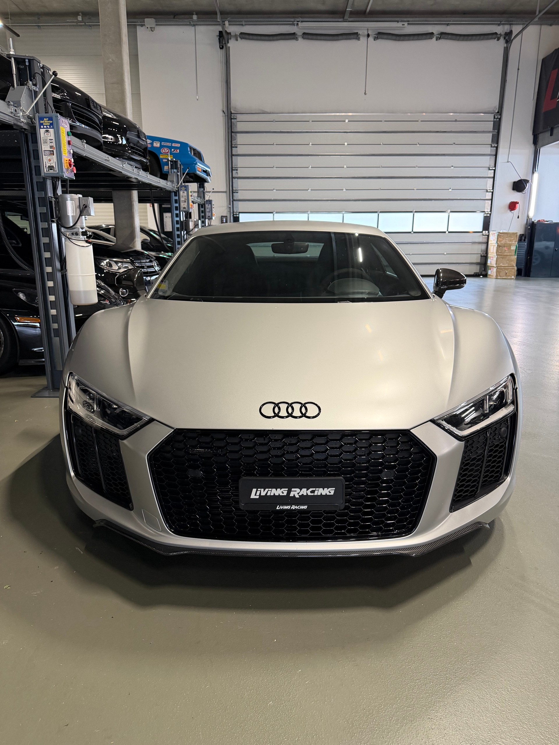 AUDI R8 Coupé 5.2 plus S-Tronic *CAPRISTO-VOSSEN-KW*-image-5