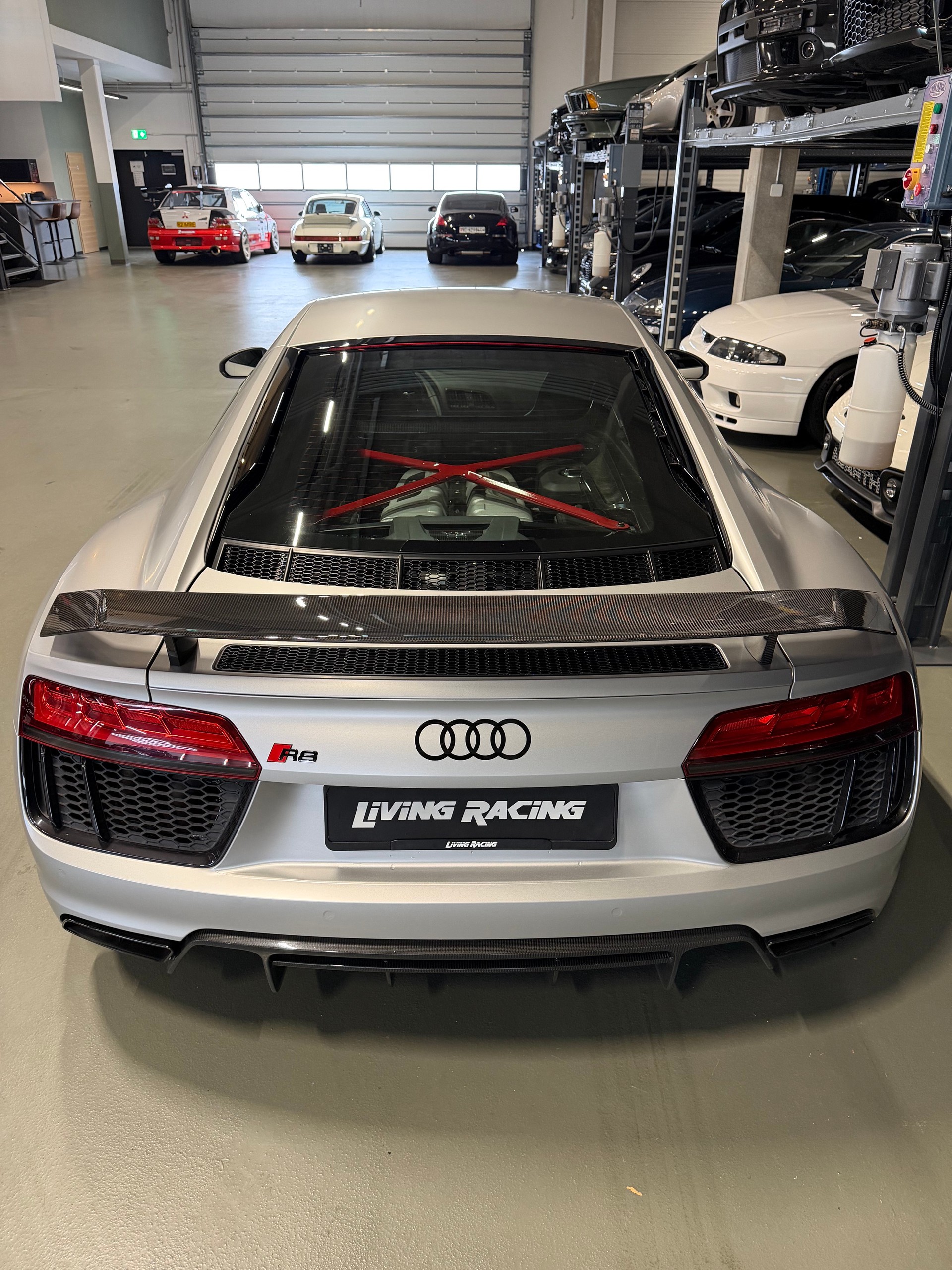 AUDI R8 Coupé 5.2 plus S-Tronic *CAPRISTO-VOSSEN-KW*-image-4