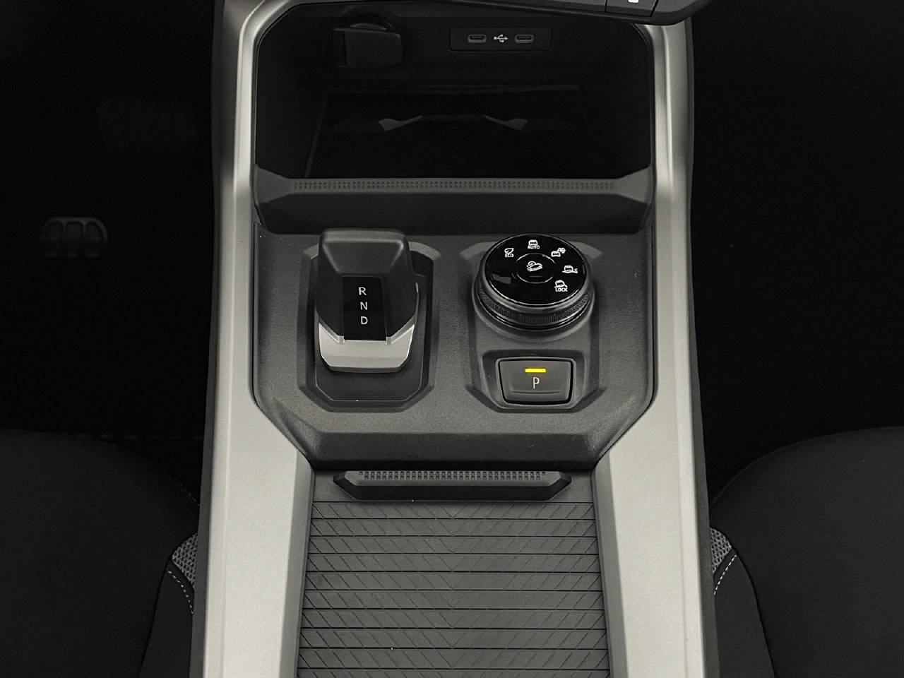 DACIA Bigster 1.2 Hybrid Journey 4WD-image-12