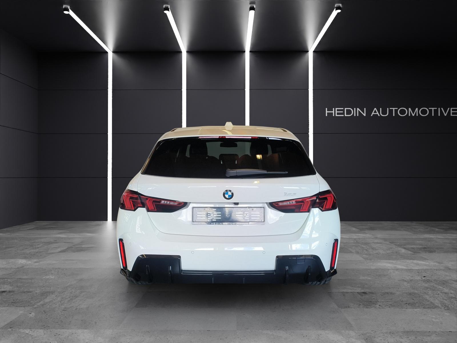 BMW 123 xDrive-showroom-element-3