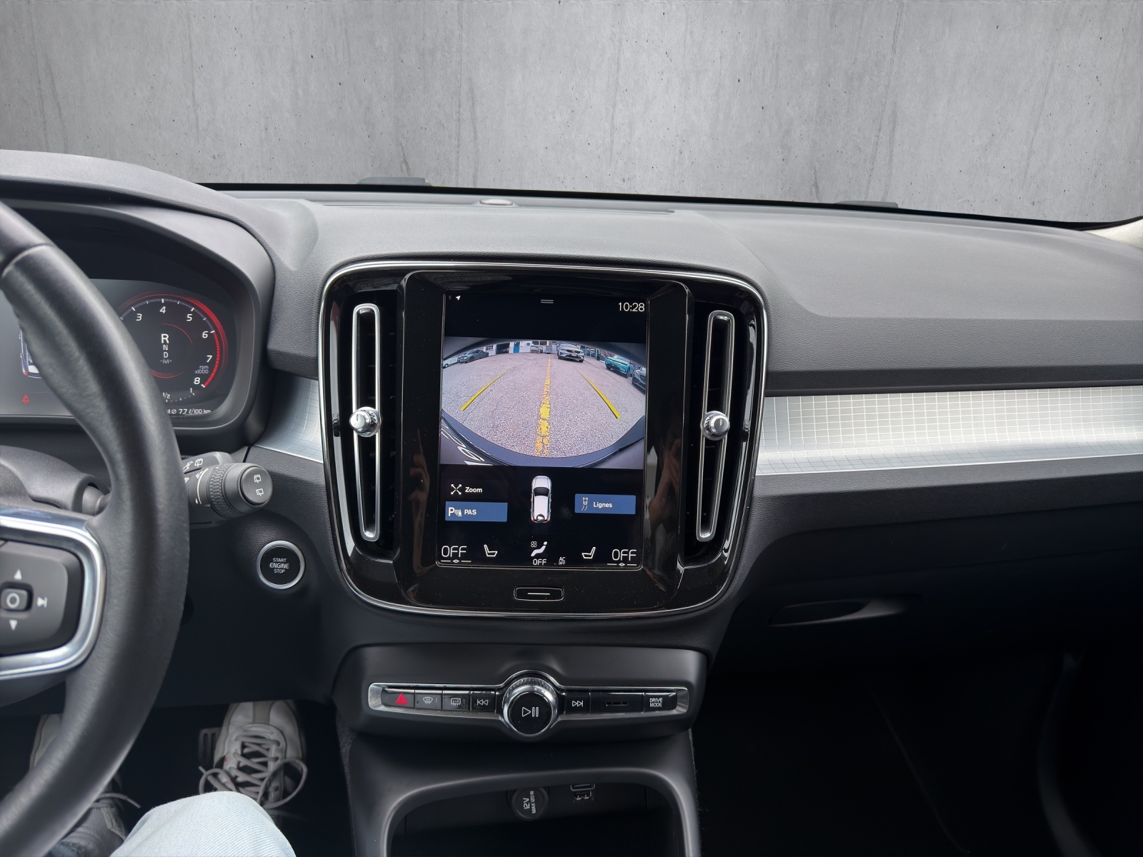 VOLVO XC40 1.5 T2 Momentum-image-10