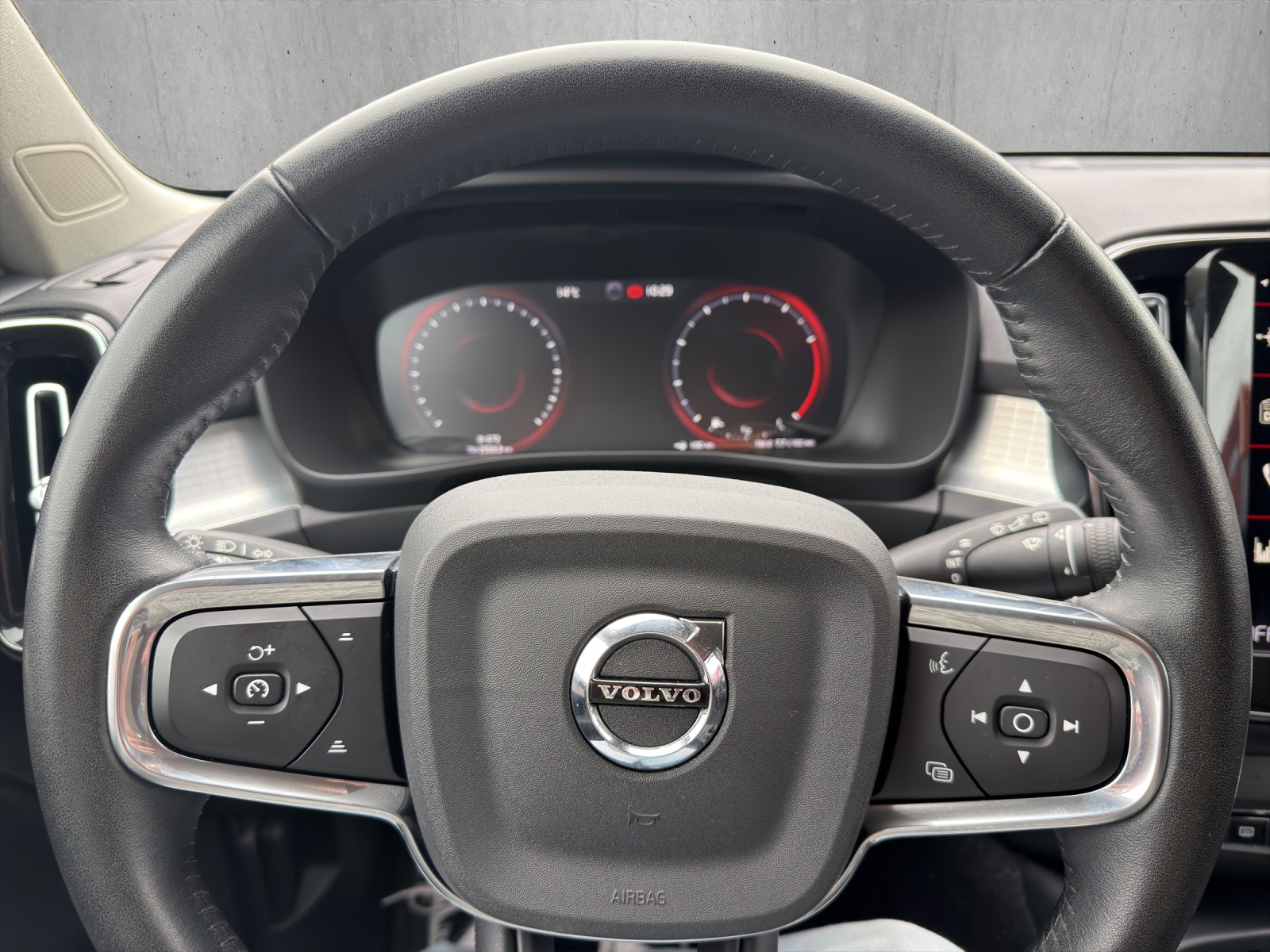 VOLVO XC40 1.5 T2 Momentum-image-17