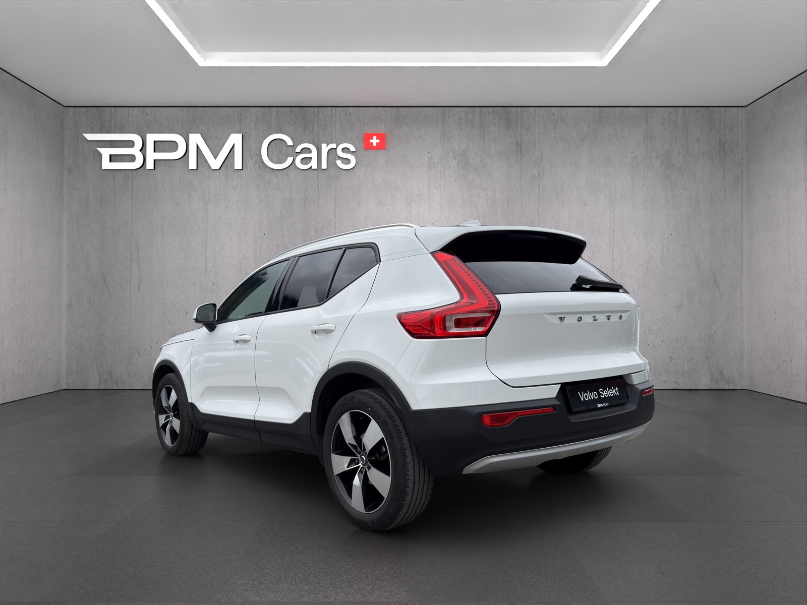 VOLVO XC40 1.5 T2 Momentum-image-3
