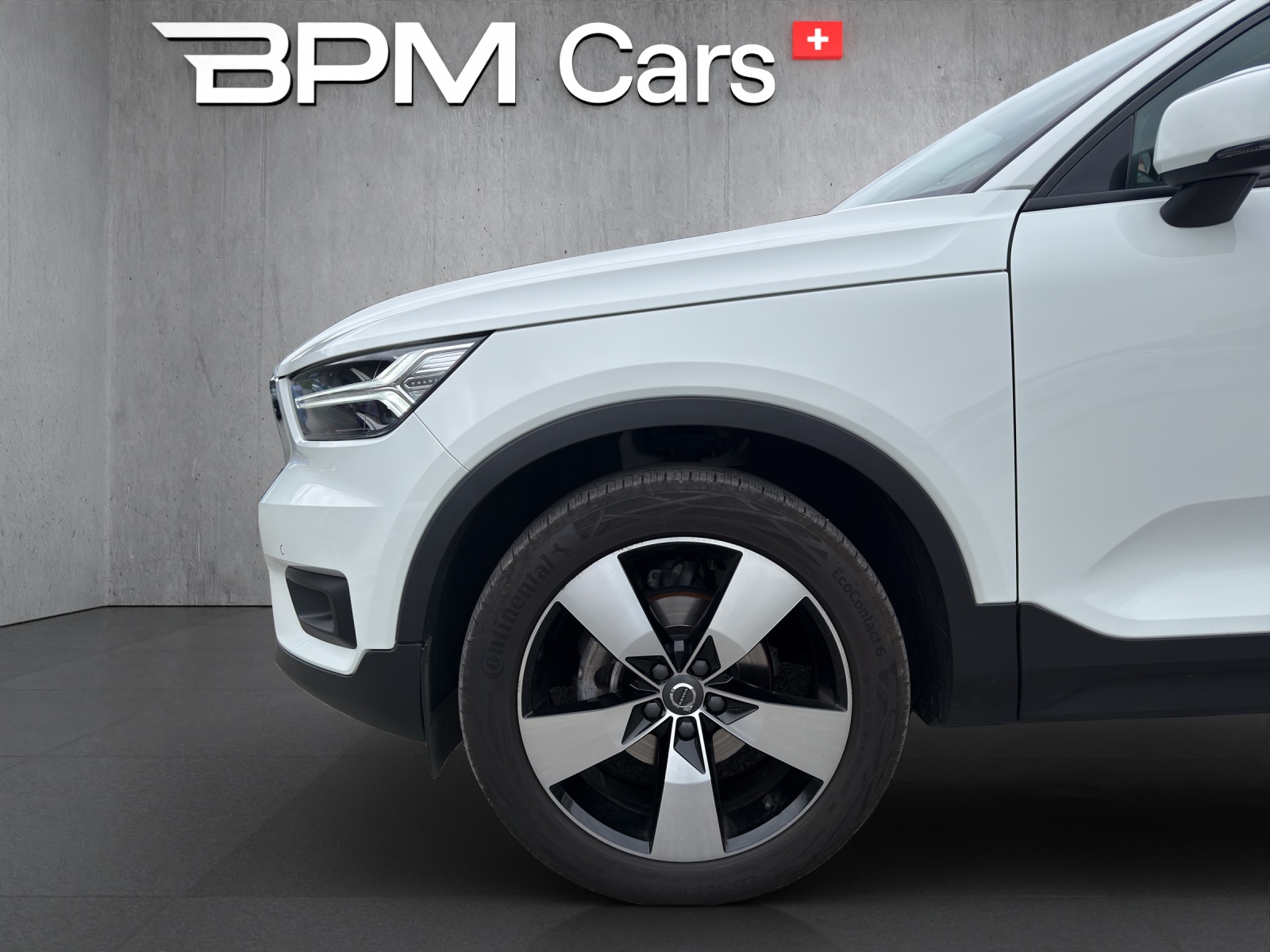 VOLVO XC40 1.5 T2 Momentum-image-4