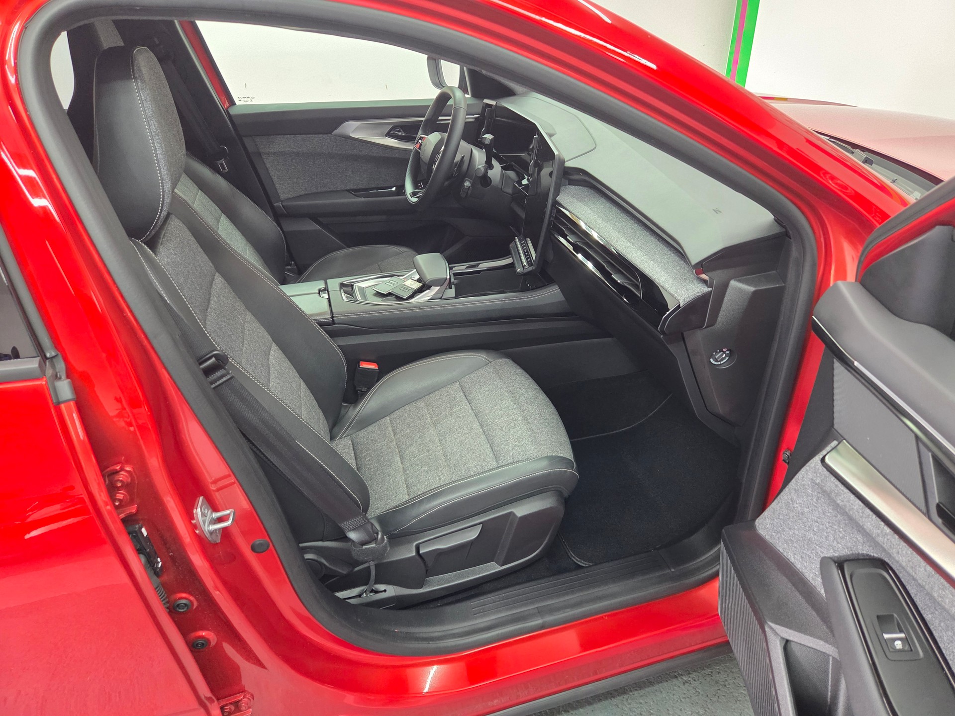 RENAULT Espace 1.2 E-Tech 200 Techno 7-Sitze-image-12