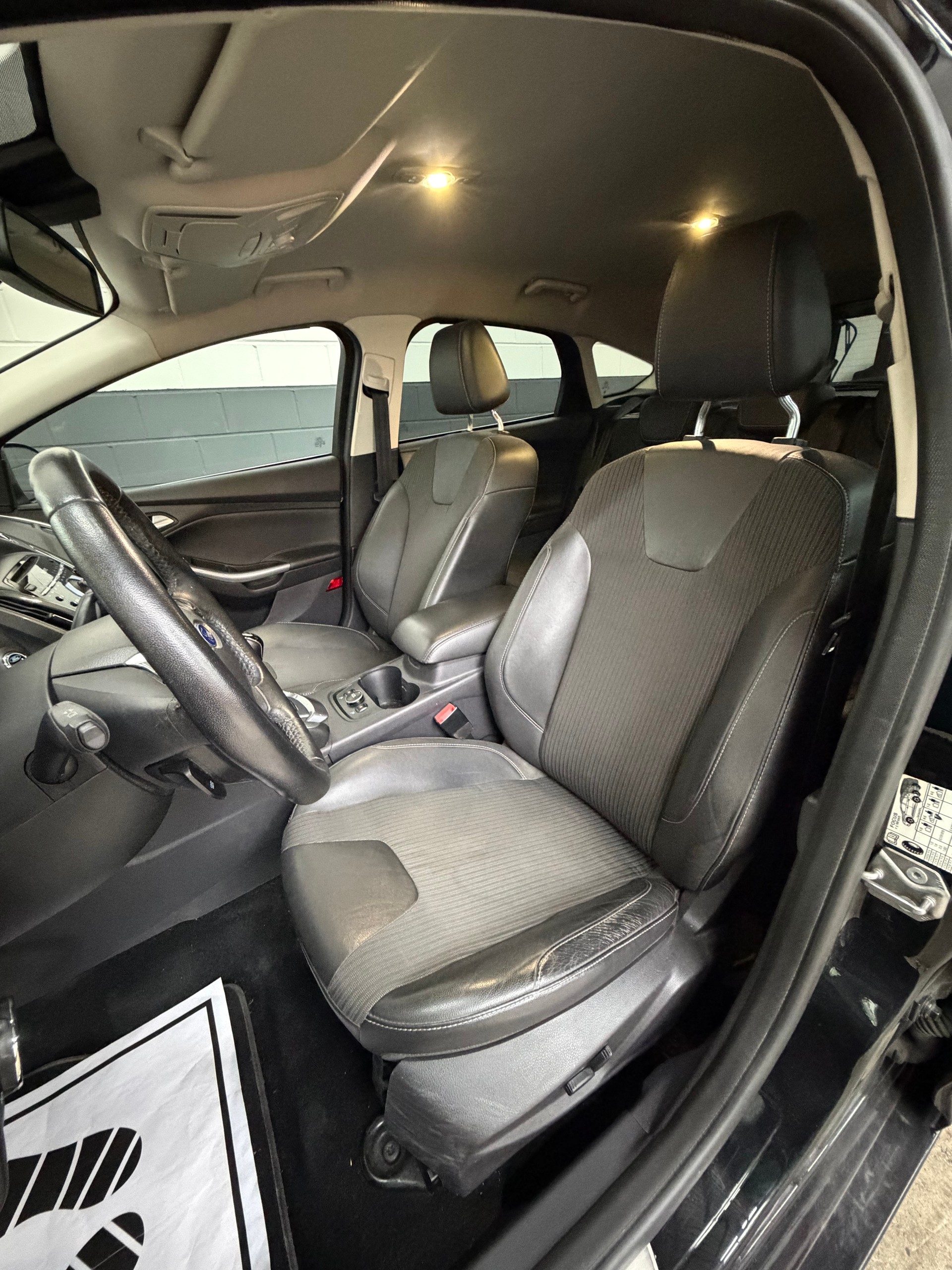 FORD Focus 1.6 SCTi Titanium //NEU AB MFK!-image-14