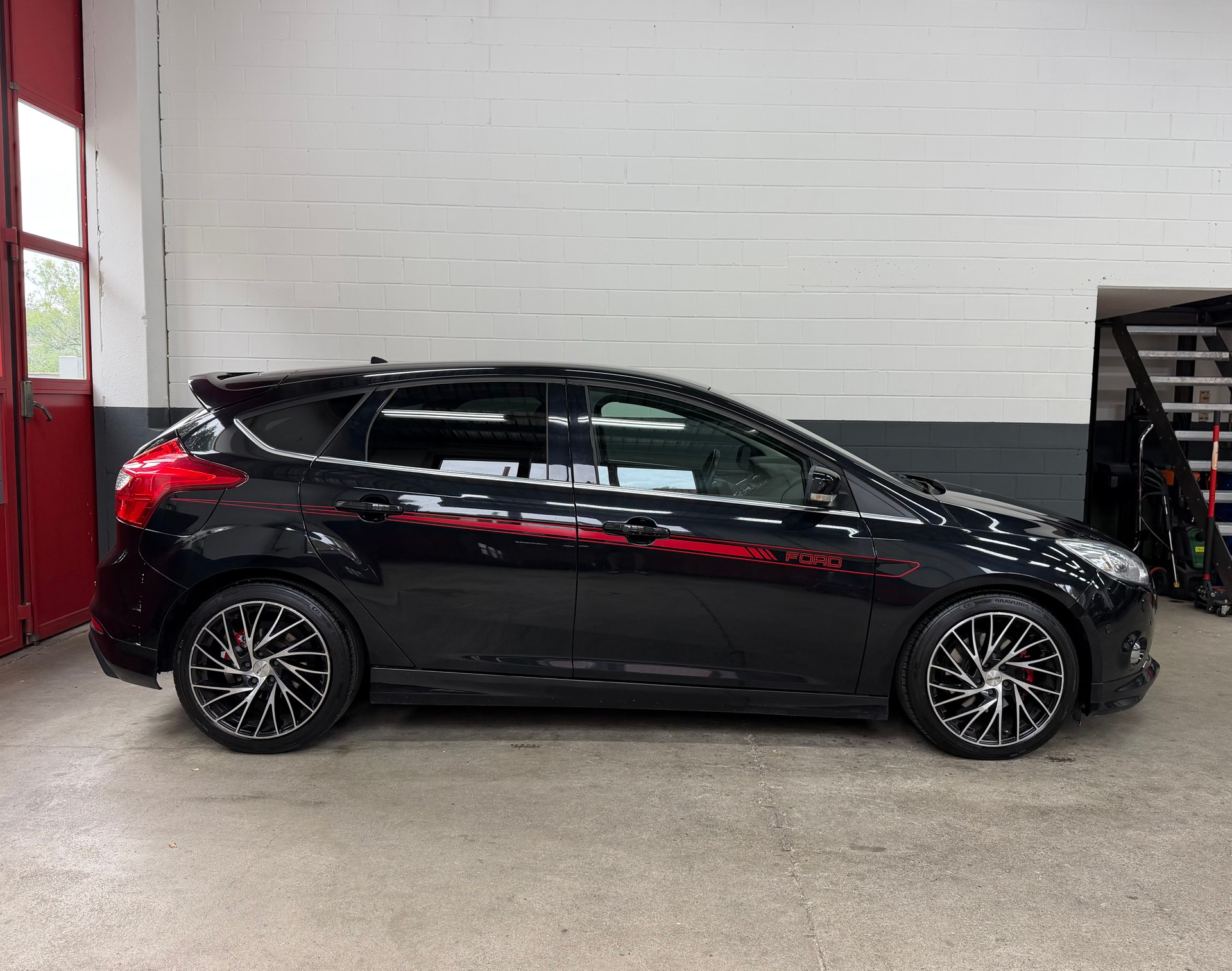 FORD Focus 1.6 SCTi Titanium //NEU AB MFK!-image-4