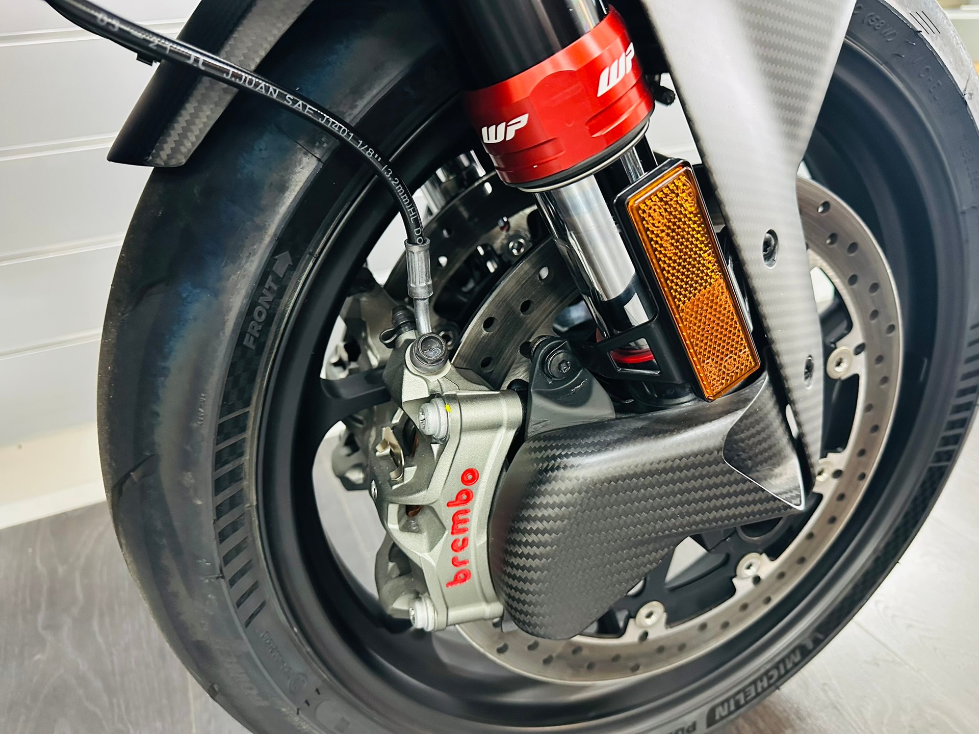 KTM 1290 Super Duke RR-showroom-element-3