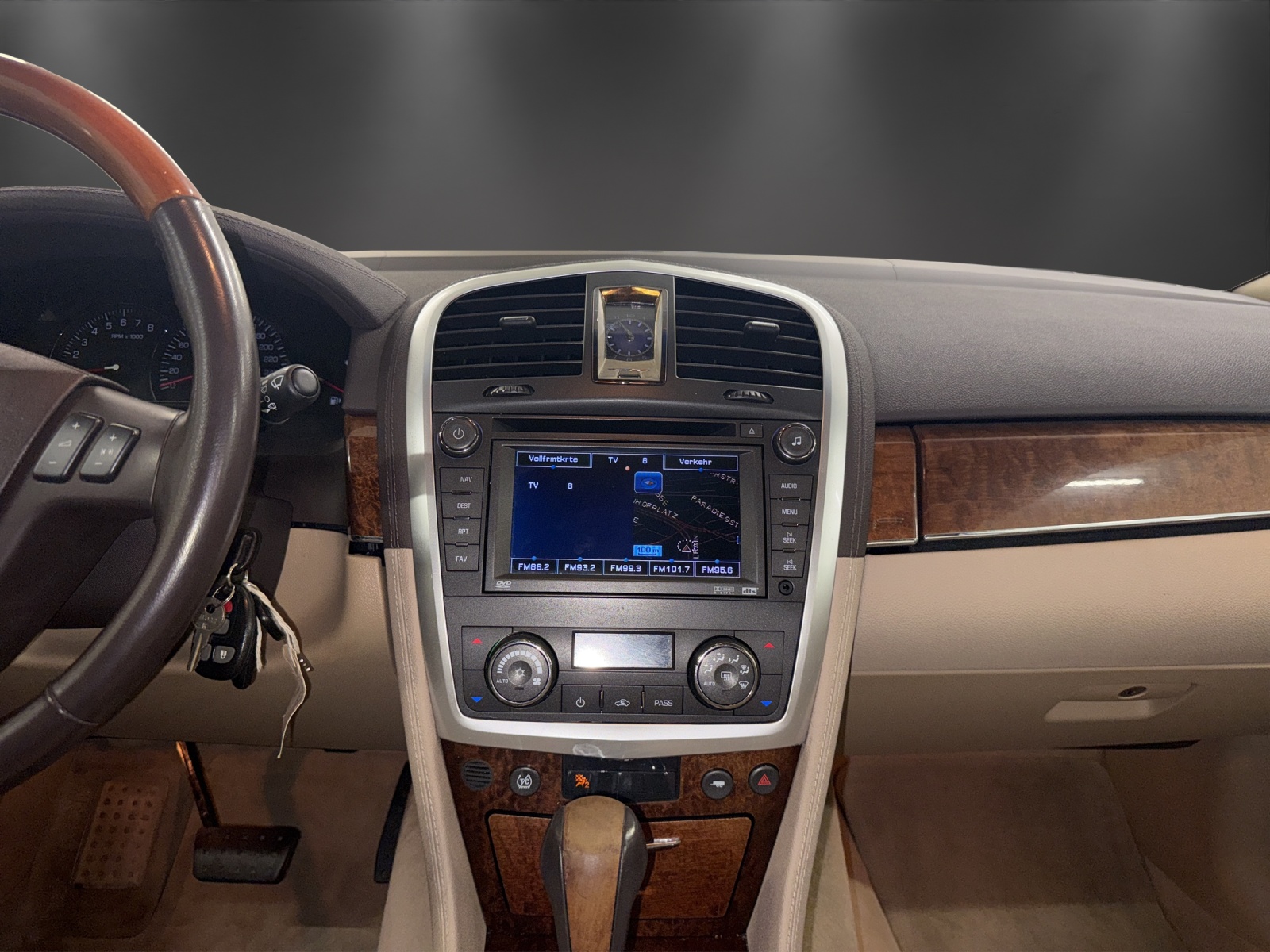 CADILLAC SRX 3.6 V6 Sport Luxury 4WD-image-10