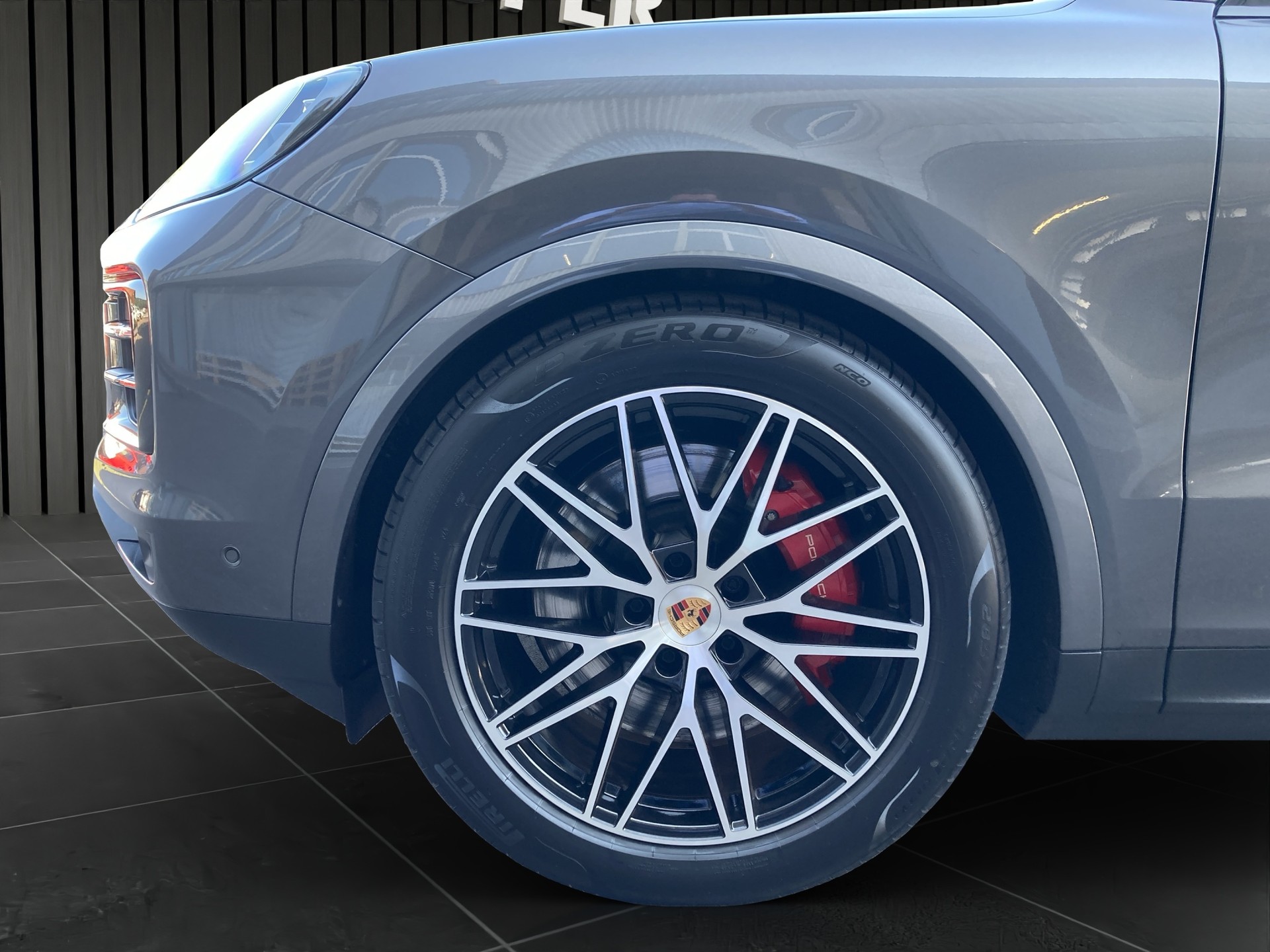 PORSCHE Cayenne S-image-7