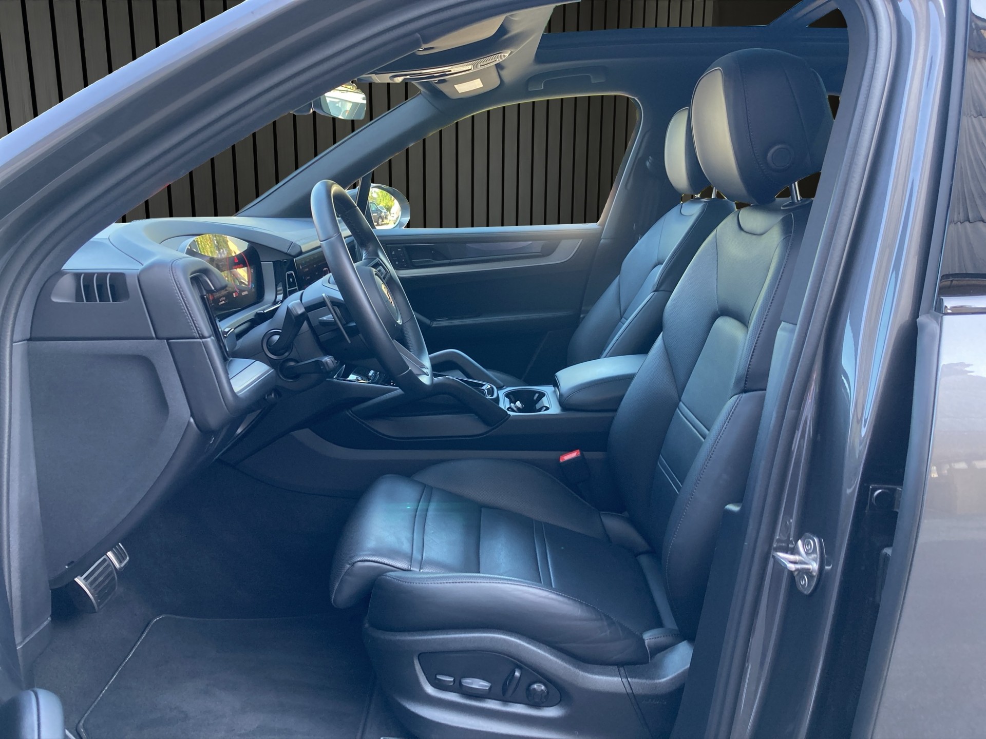 PORSCHE Cayenne S-image-8