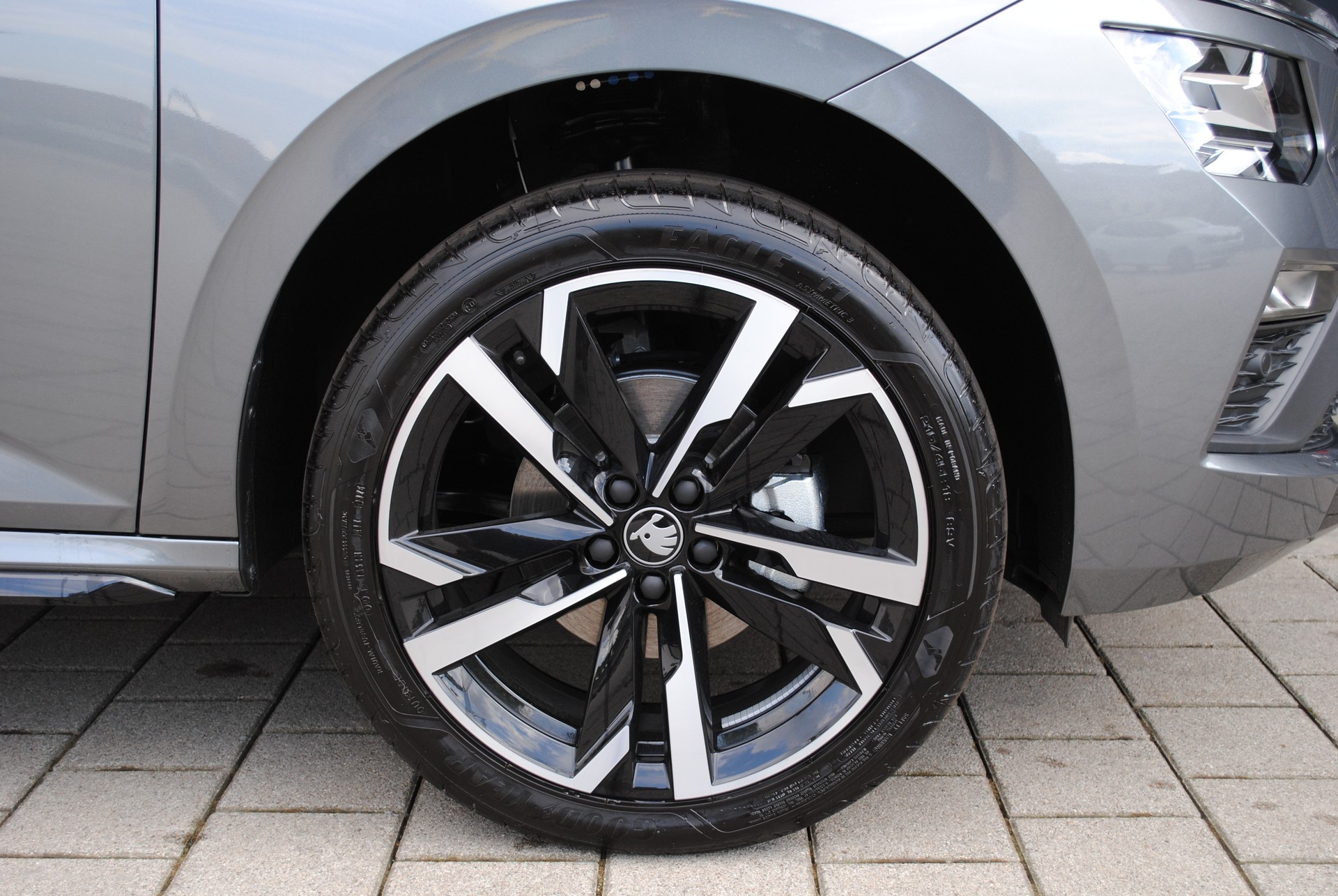 SKODA Kamiq 1.5 TSI Monte Carlo DSG-image-7