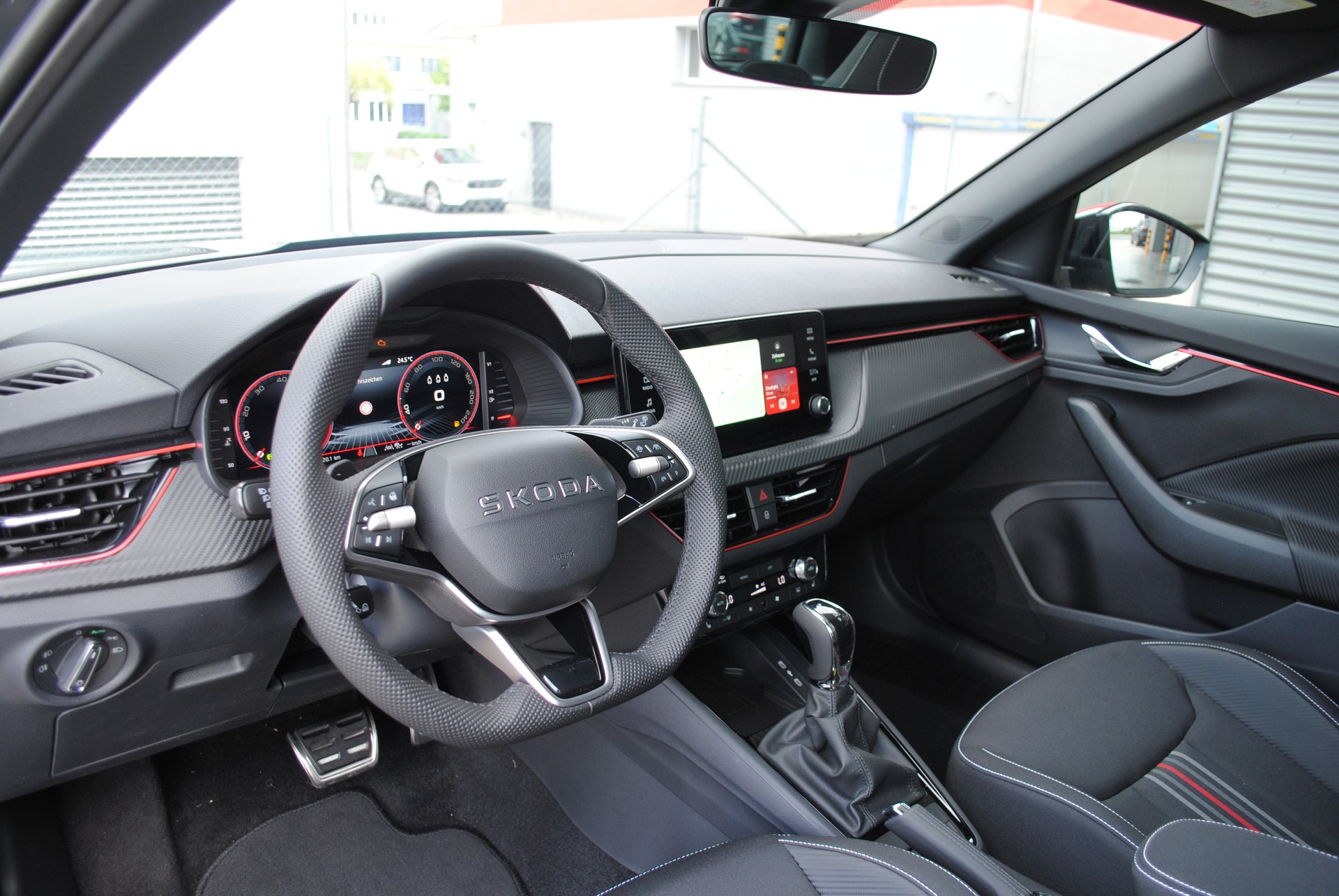SKODA Kamiq 1.5 TSI Monte Carlo DSG-image-9