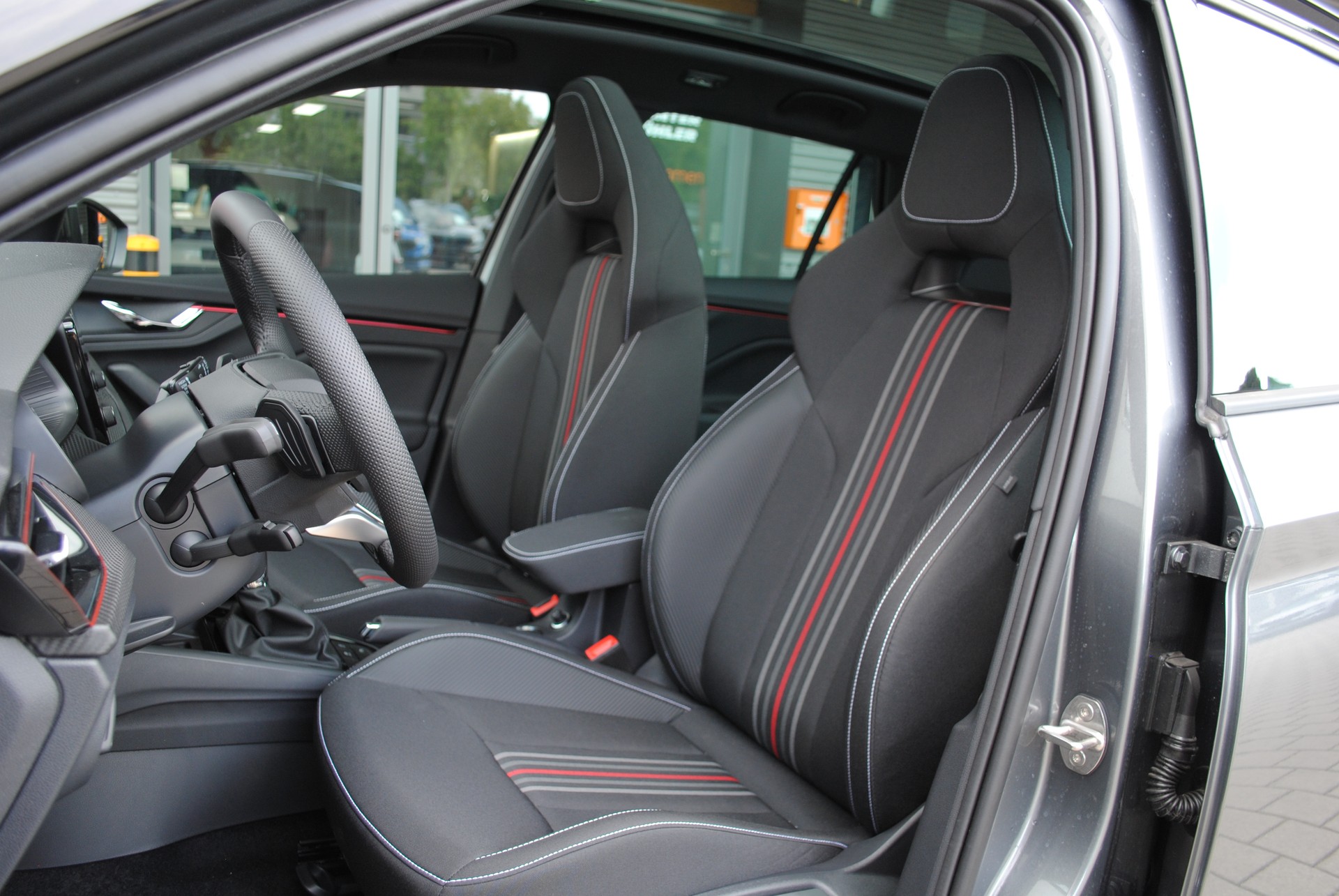 SKODA Kamiq 1.5 TSI Monte Carlo DSG-image-8