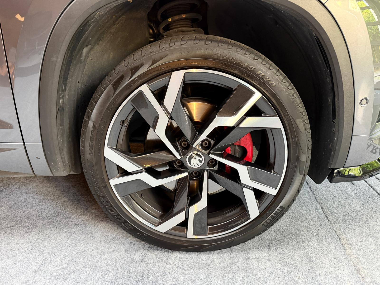 SKODA Kodiaq 2.0 TSI RS DSG-image-10