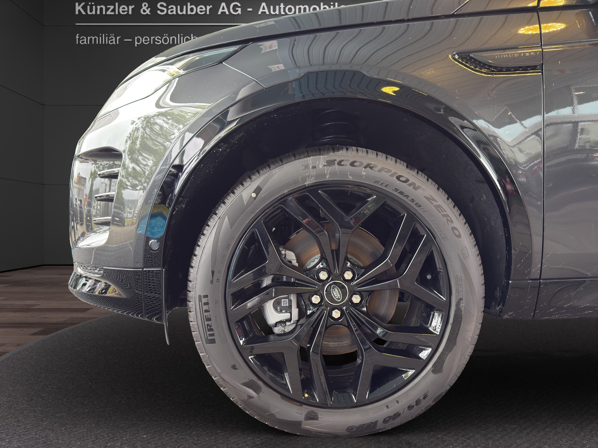 LAND ROVER Discovery Sport D200 2.0D TD4 MHEV Landmark AT9-showroom-element-2