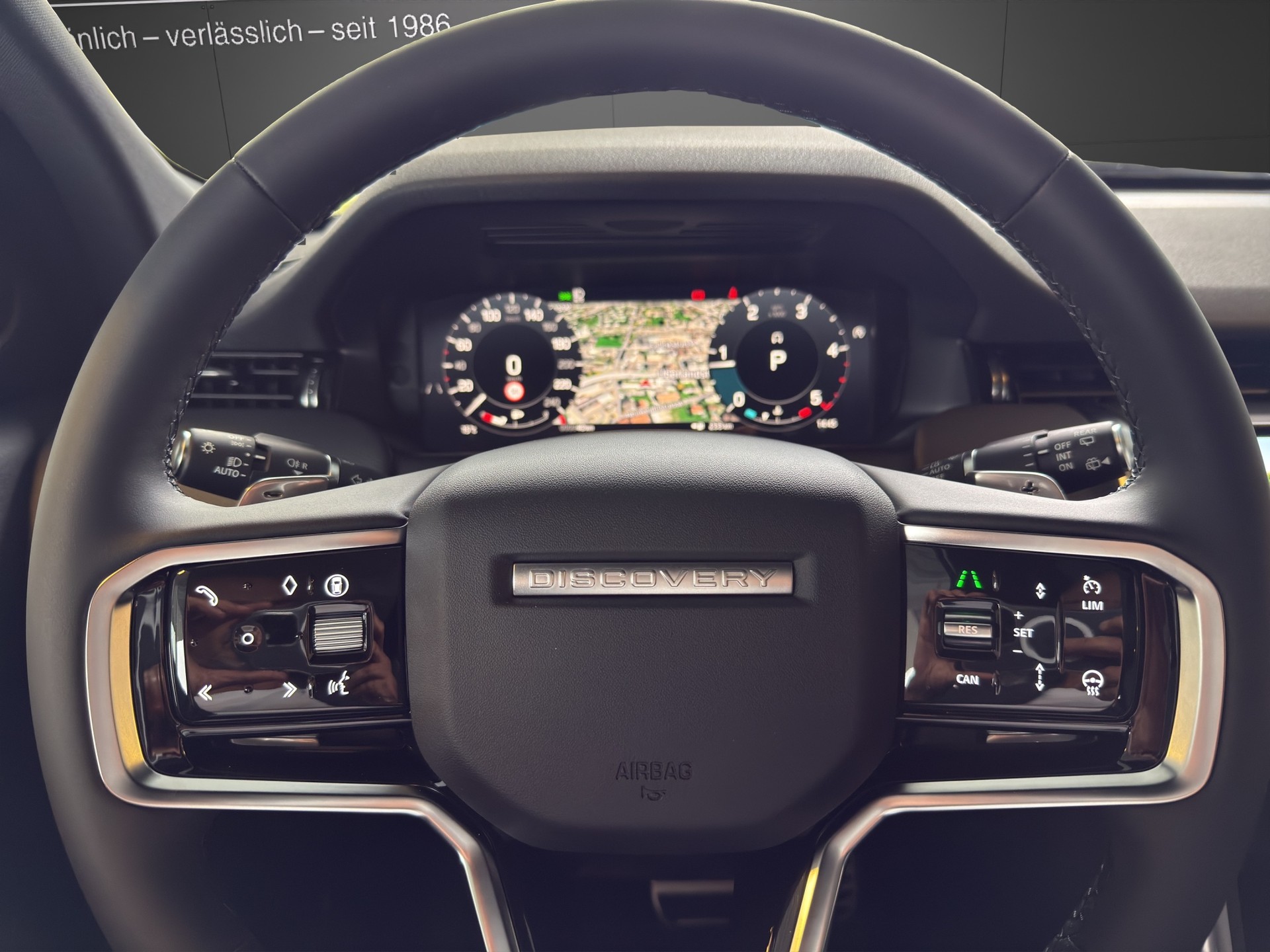 LAND ROVER Discovery Sport D200 2.0D TD4 MHEV Landmark AT9-image-11