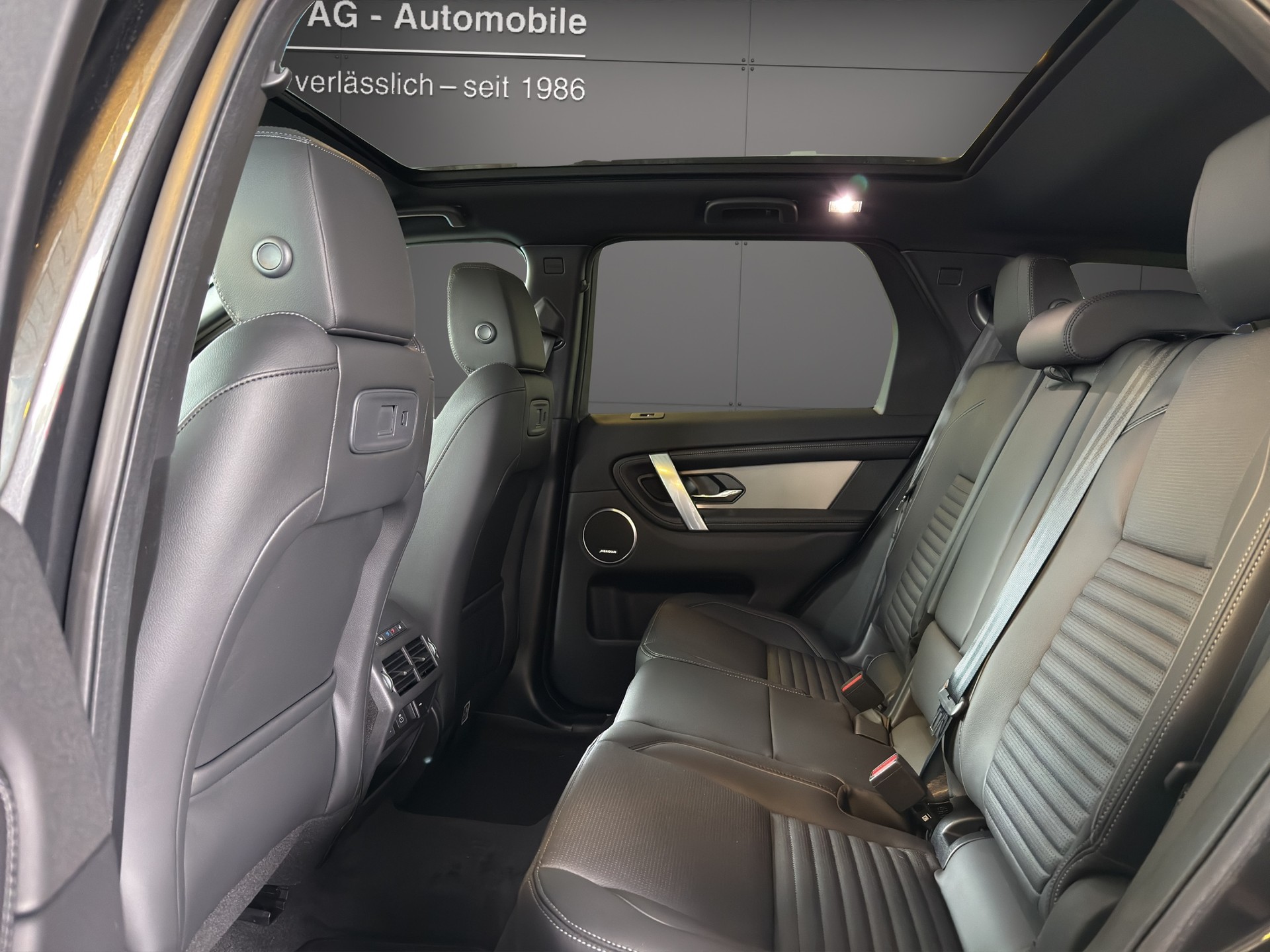 LAND ROVER Discovery Sport D200 2.0D TD4 MHEV Landmark AT9-image-6