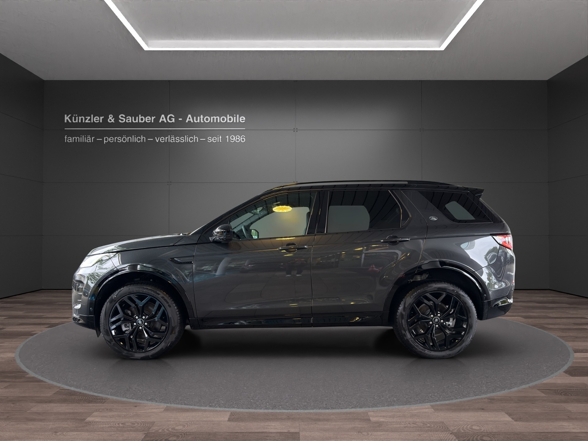 LAND ROVER Discovery Sport D200 2.0D TD4 MHEV Landmark AT9-showroom-element-1