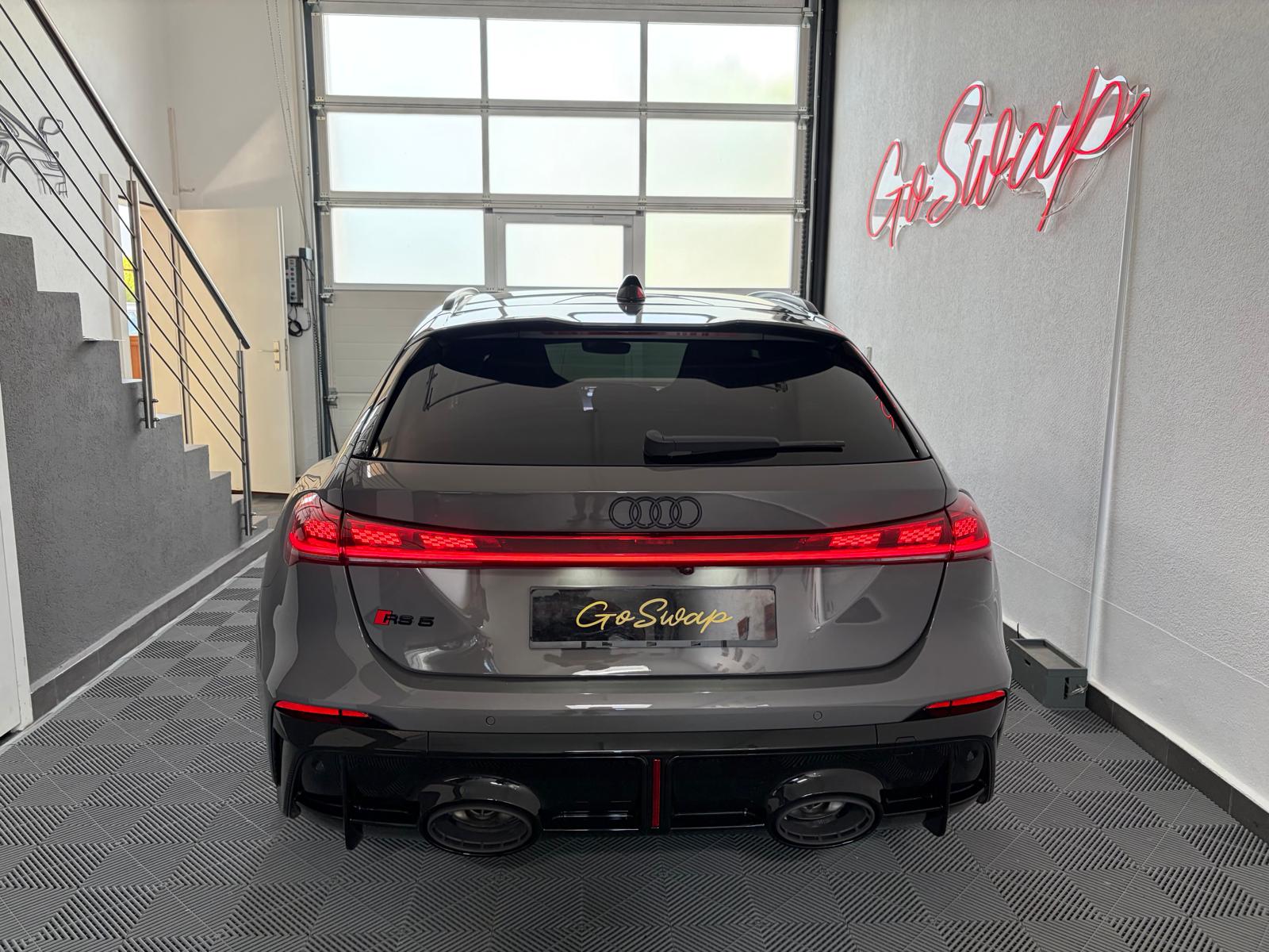 AUDI RS 5 Avant TFSI 470 kW Tiptronic quattro *Pack RS *Attelage*-image-9