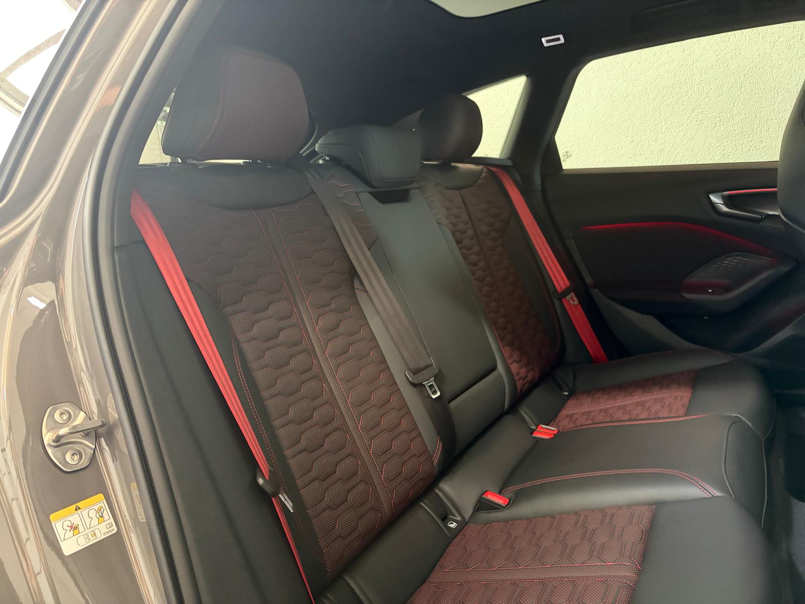 AUDI RS 5 Avant TFSI 470 kW Tiptronic quattro *Pack RS *Attelage*-image-17