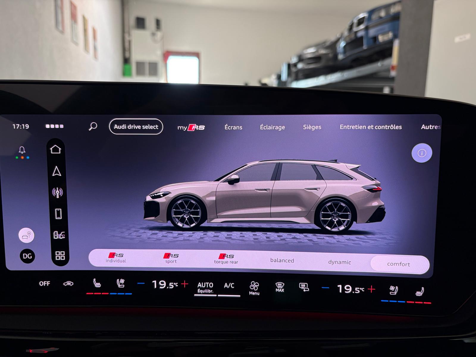 AUDI RS 5 Avant TFSI 470 kW Tiptronic quattro *Pack RS *Attelage*-image-26