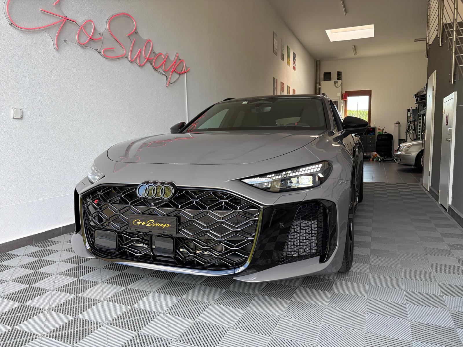 AUDI RS 5 Avant TFSI 470 kW Tiptronic quattro *Pack RS *Attelage*-image-1